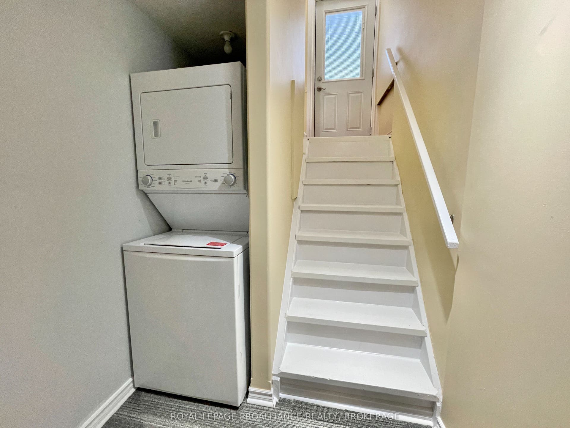 271 Chelsea Road, Kingston, Frontenac ON K7M 3Z3