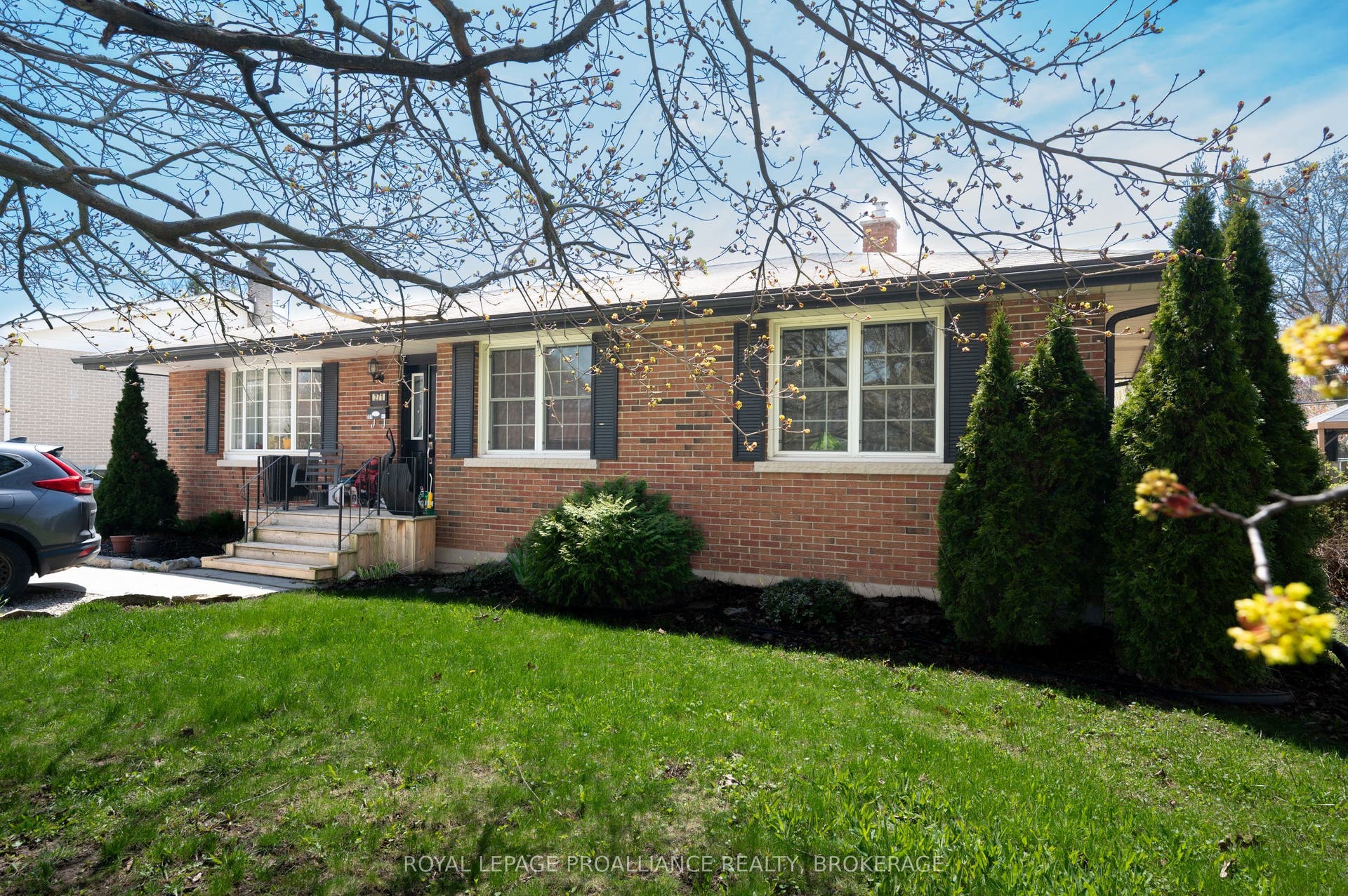 271 Chelsea Road, Kingston, Frontenac ON K7M 3Z3