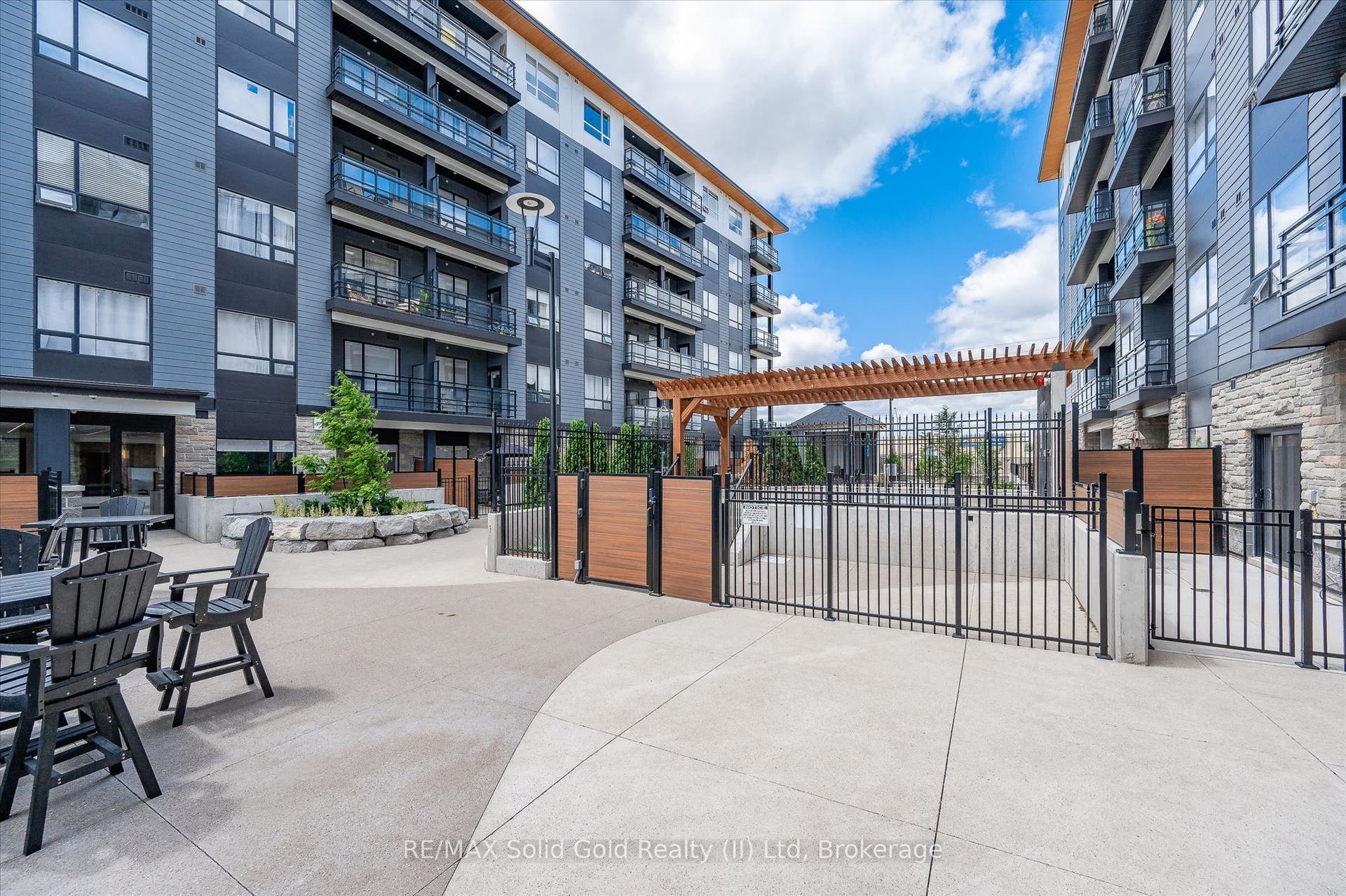 251 Northfield Drive E, #521, Waterloo, Waterloo ON N2K 0G9 251 Northfield Drive E, #521, Waterloo, Waterloo ON N2K 0G9