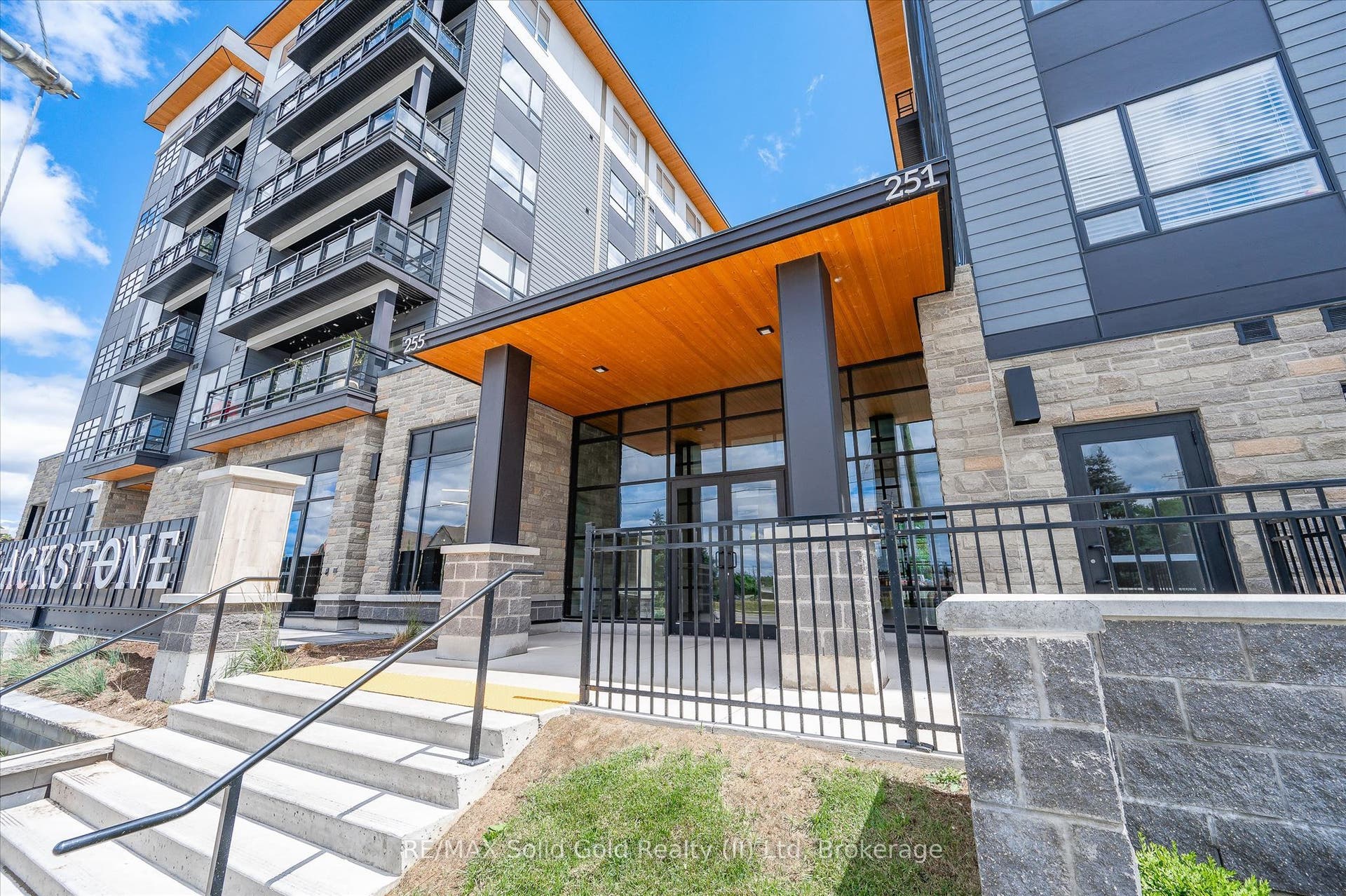 251 Northfield Drive E, #521, Waterloo, Waterloo ON N2K 0G9 251 Northfield Drive E, #521, Waterloo, Waterloo ON N2K 0G9