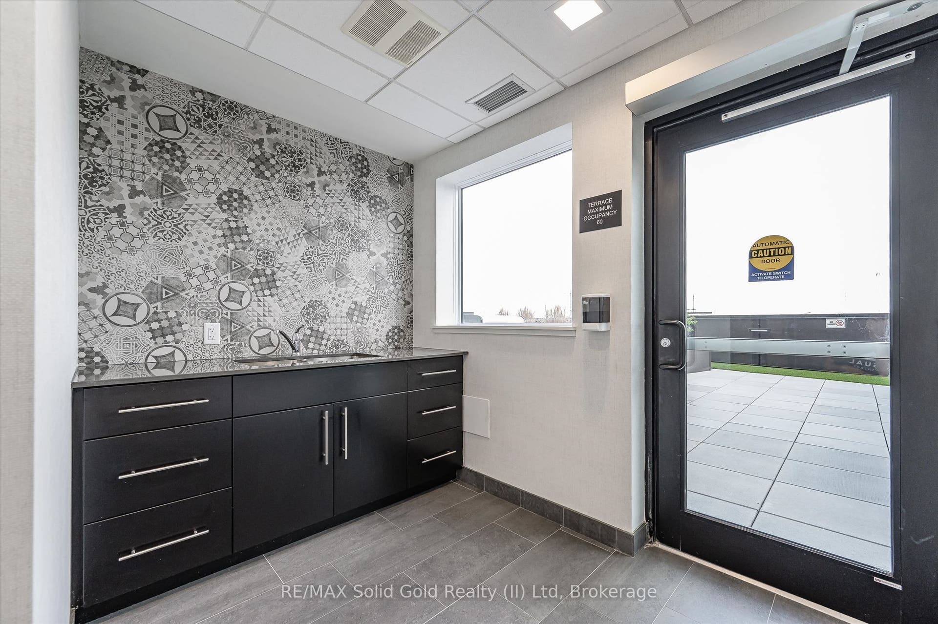 251 Northfield Drive E, #521, Waterloo, Waterloo ON N2K 0G9 251 Northfield Drive E, #521, Waterloo, Waterloo ON N2K 0G9