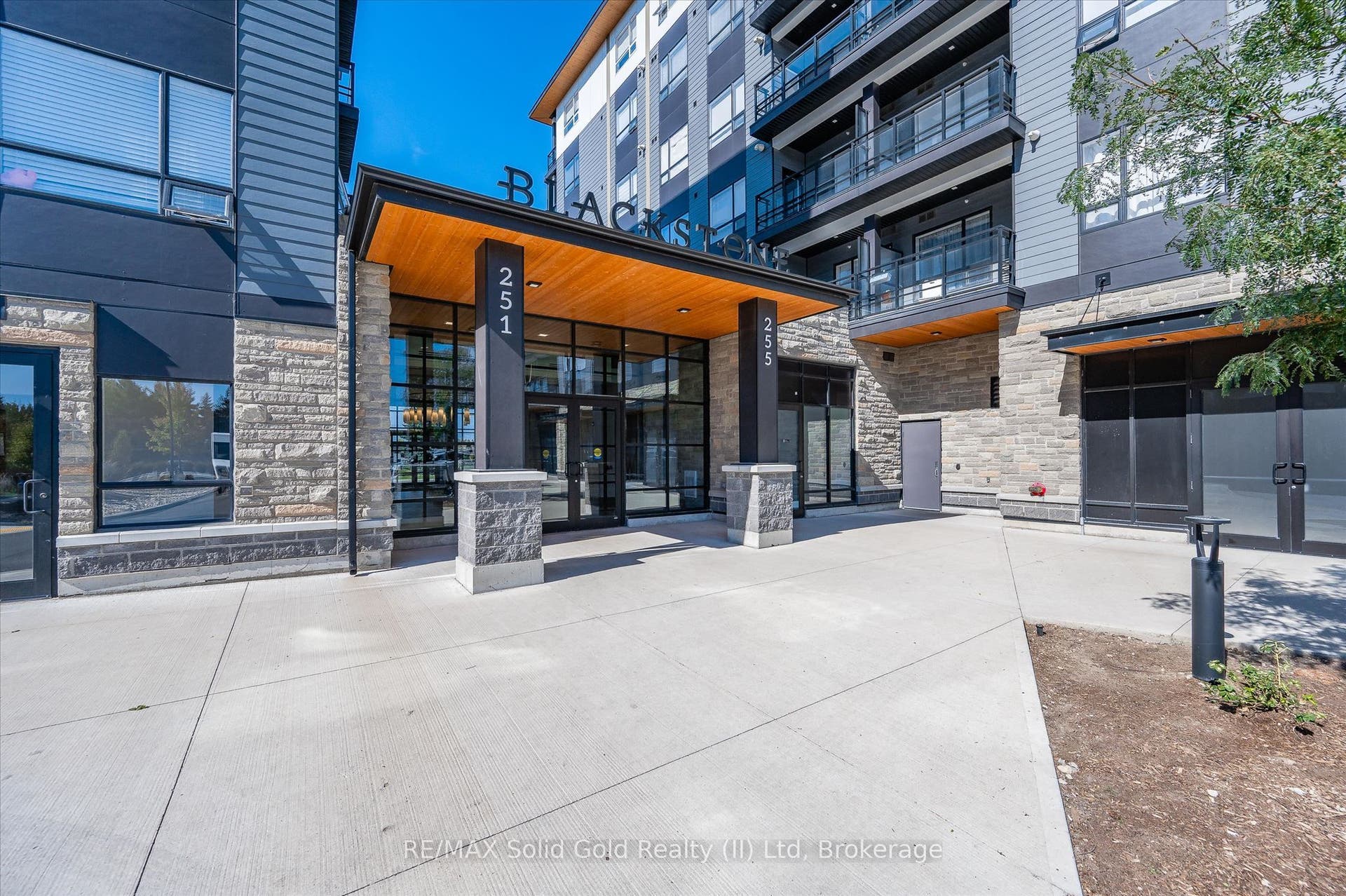 251 Northfield Drive E, #521, Waterloo, Waterloo ON N2K 0G9 251 Northfield Drive E, #521, Waterloo, Waterloo ON N2K 0G9
