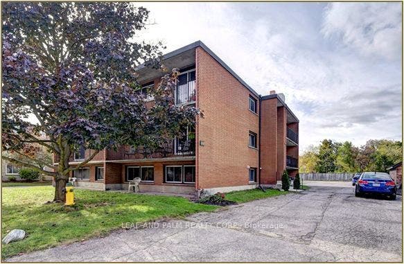 333 Garden Street, Cambridge, Waterloo ON N3H 4C8 Front Entrance