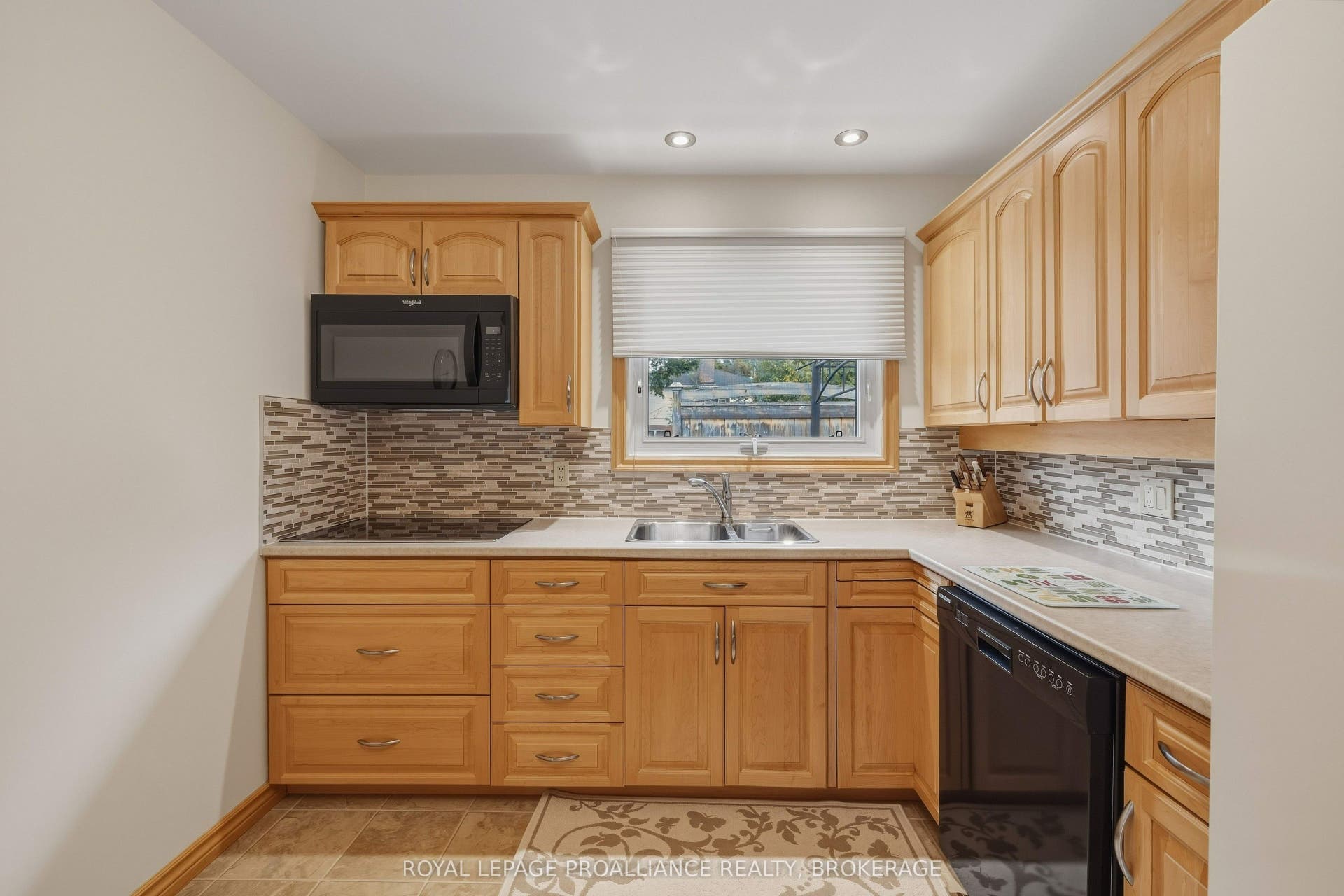 424 Maple Ridge Drive, Kingston, Frontenac ON K7M 5P3 424 Maple Ridge Drive, Kingston, Frontenac ON K7M 5P3