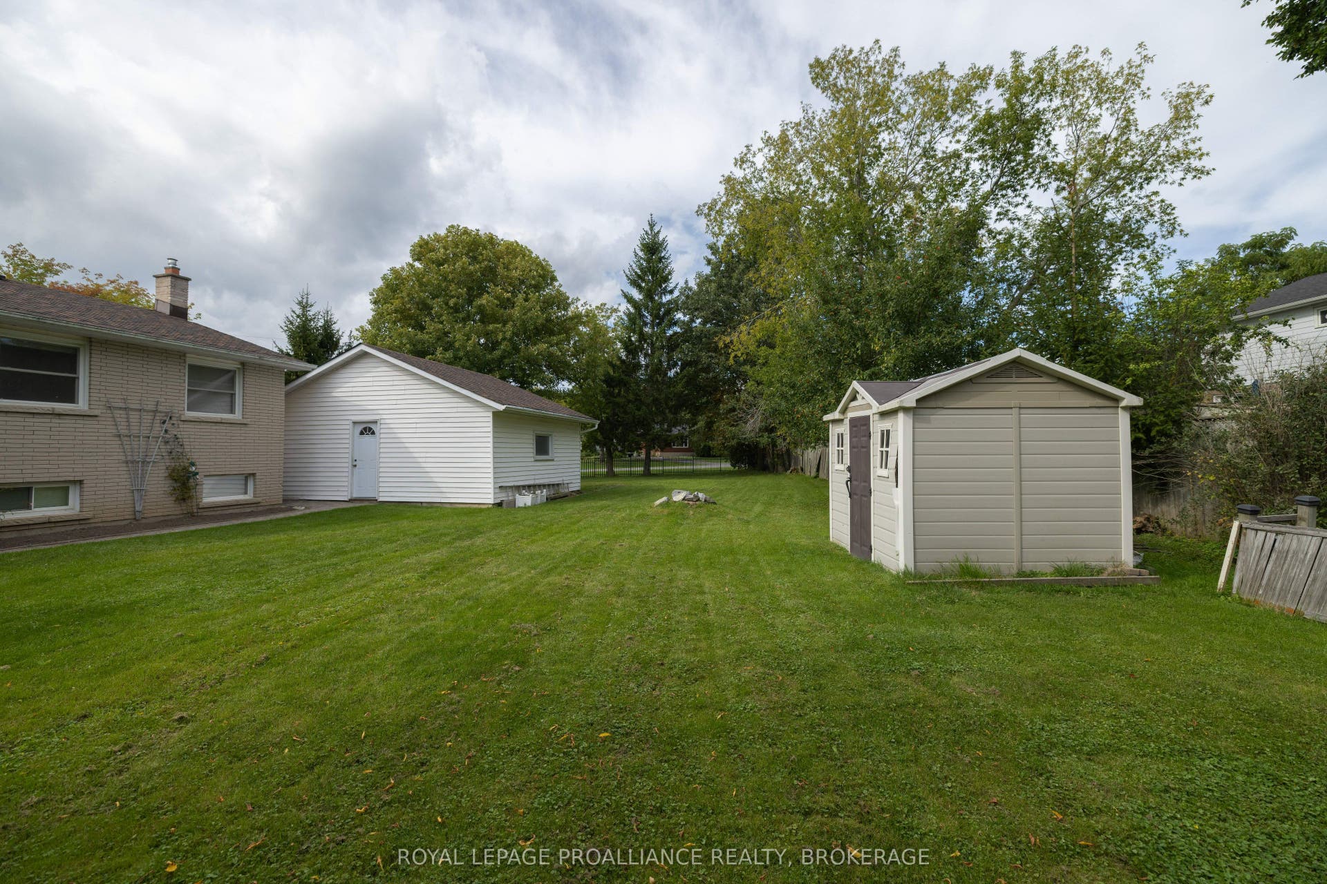424 Maple Ridge Drive, Kingston, Frontenac ON K7M 5P3 424 Maple Ridge Drive, Kingston, Frontenac ON K7M 5P3