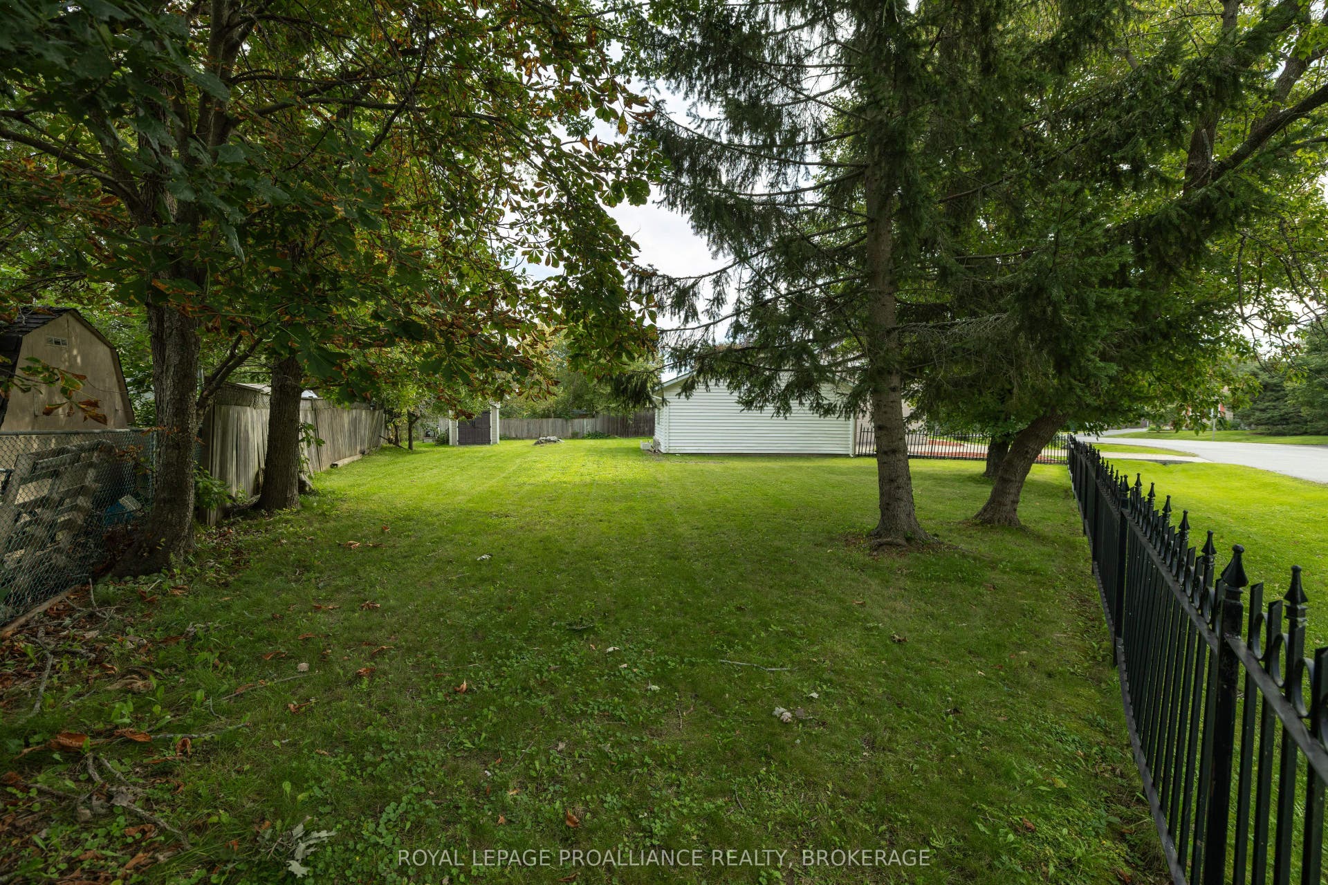 424 Maple Ridge Drive, Kingston, Frontenac ON K7M 5P3 424 Maple Ridge Drive, Kingston, Frontenac ON K7M 5P3