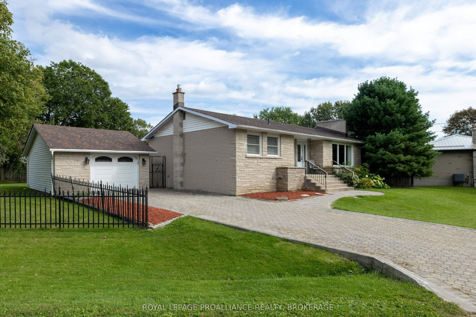 424 Maple Ridge Drive, Kingston, Frontenac ON K7M 5P3 424 Maple Ridge Drive, Kingston, Frontenac ON K7M 5P3
