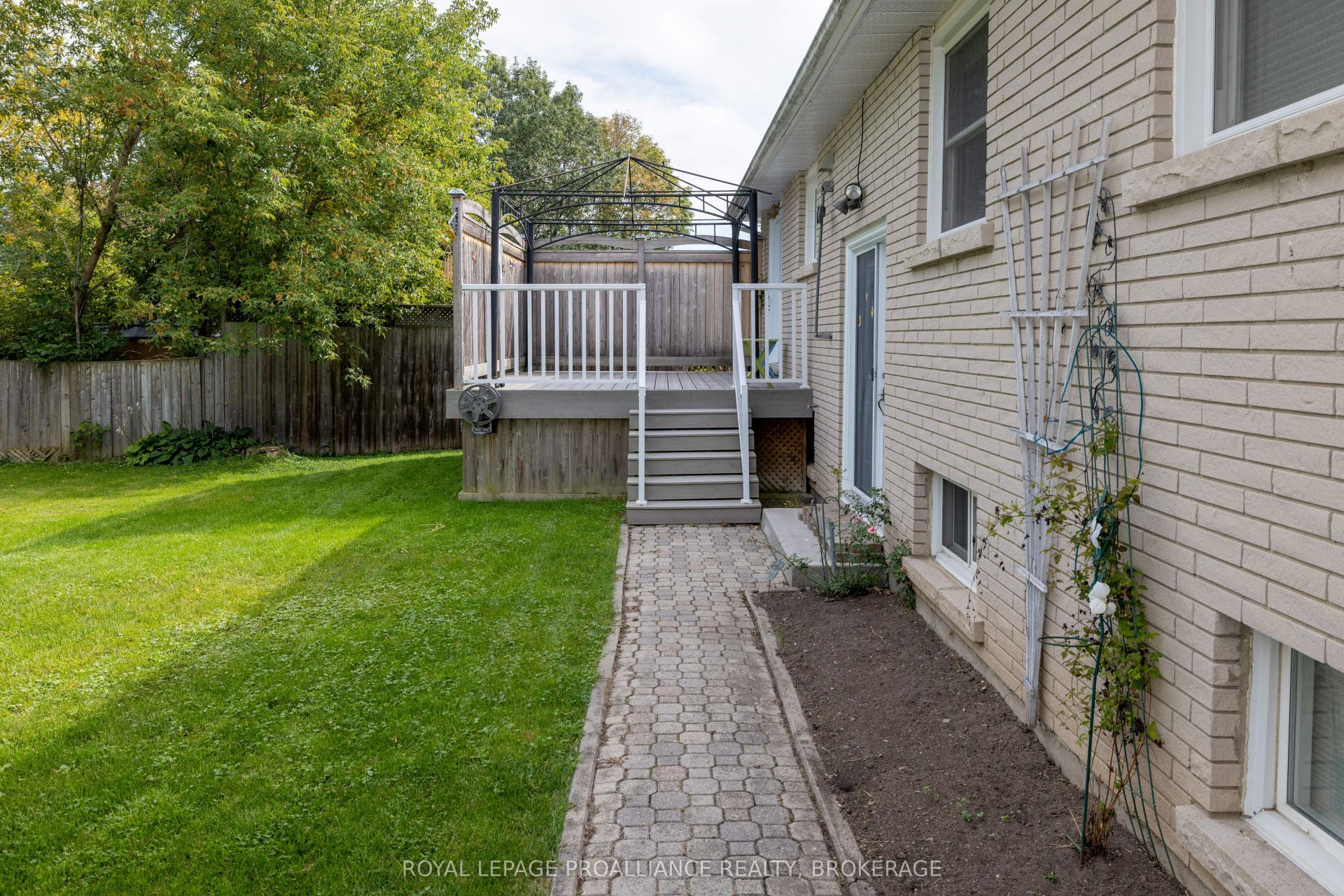 424 Maple Ridge Drive, Kingston, Frontenac ON K7M 5P3 424 Maple Ridge Drive, Kingston, Frontenac ON K7M 5P3