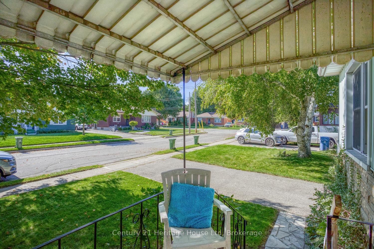 91 Merion Street, Guelph, Wellington ON N1H 2M1 Road view from the covered front porch,