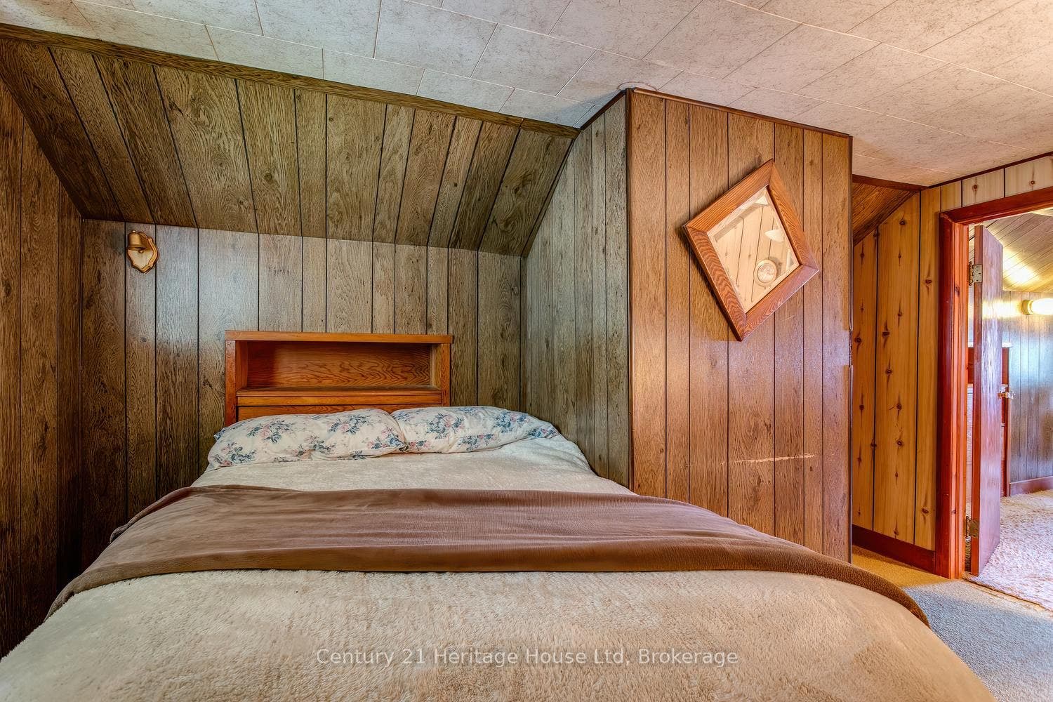 91 Merion Street, Guelph, Wellington ON N1H 2M1 3rd bedroom with built-in cabinetry