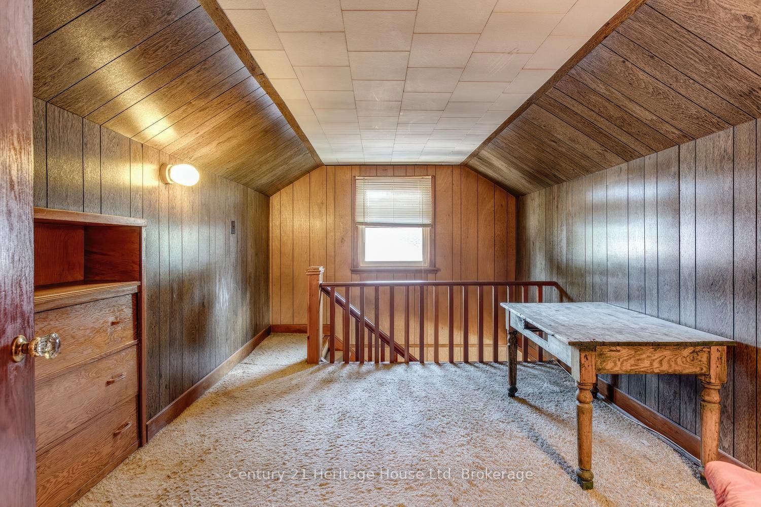 91 Merion Street, Guelph, Wellington ON N1H 2M1 2nd floor - view of stairway and built in cabinets