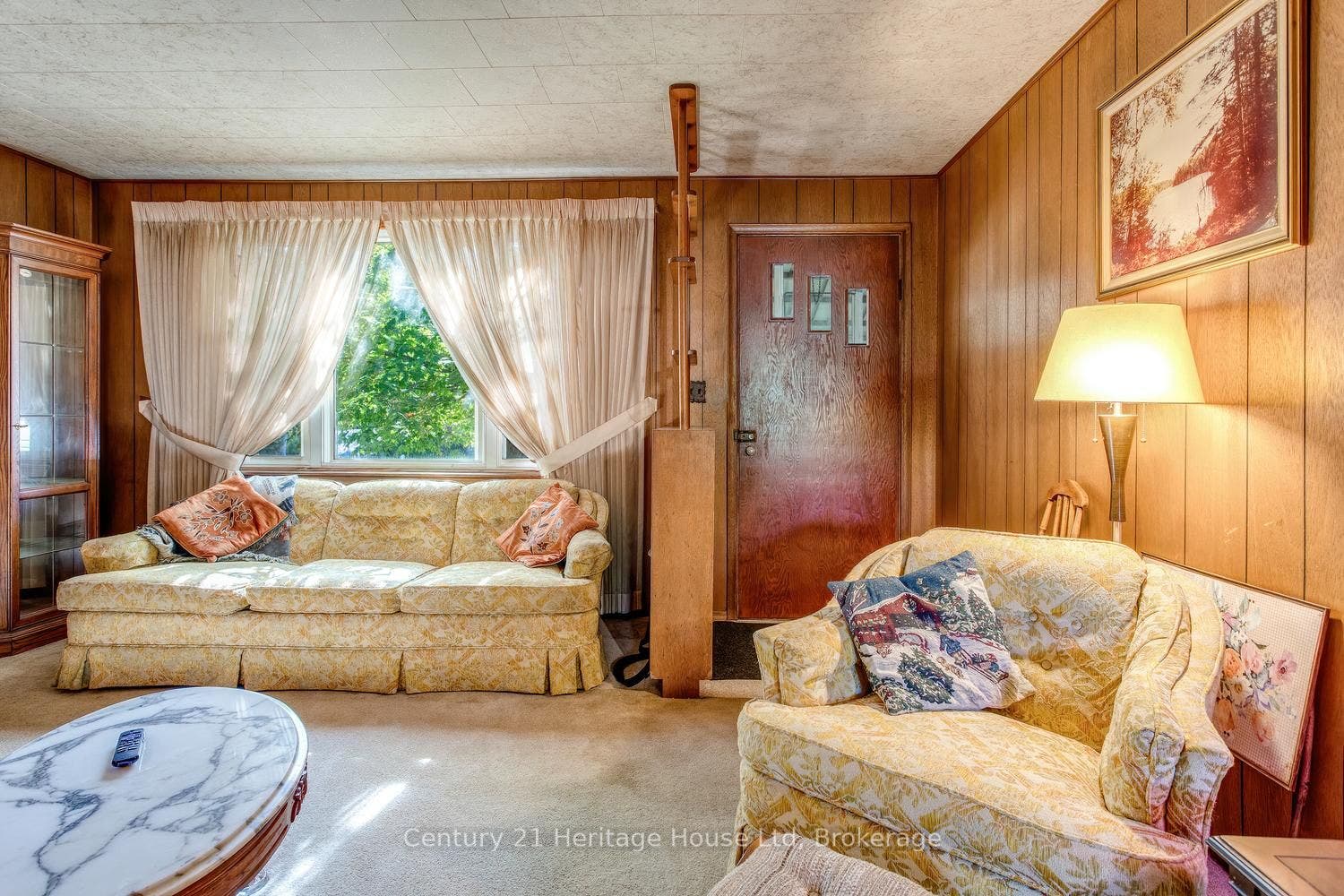 91 Merion Street, Guelph, Wellington ON N1H 2M1 Living room, large window and front entry door