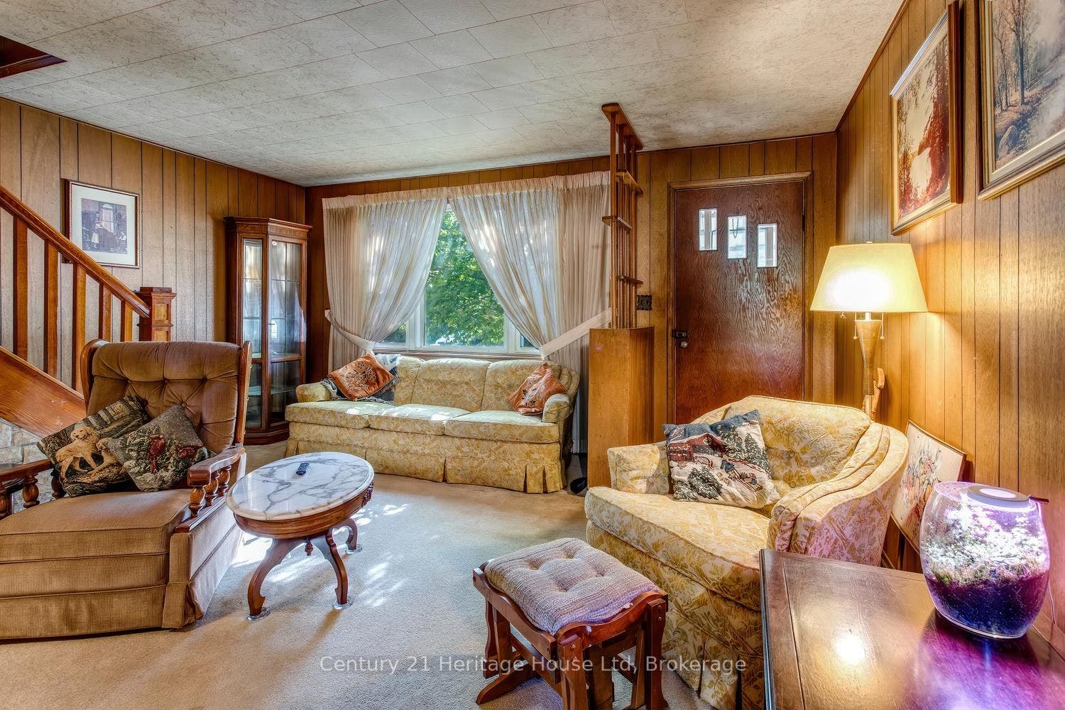 91 Merion Street, Guelph, Wellington ON N1H 2M1 Living room with large window