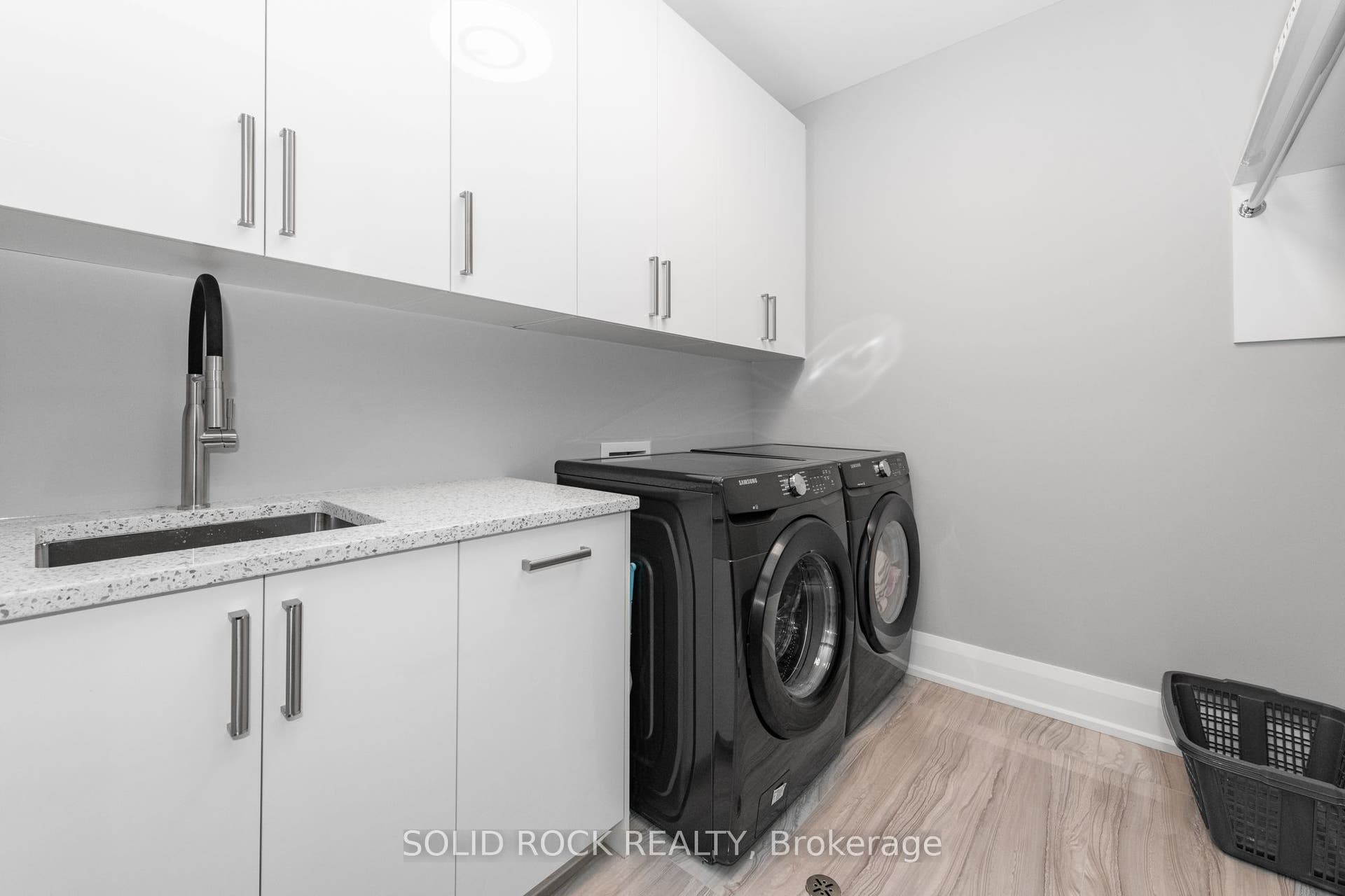 224 Roger Road, Alta Vista And Area, Ottawa ON K1H 5C6 224 Roger Road, Alta Vista And Area, Ottawa ON K1H 5C6