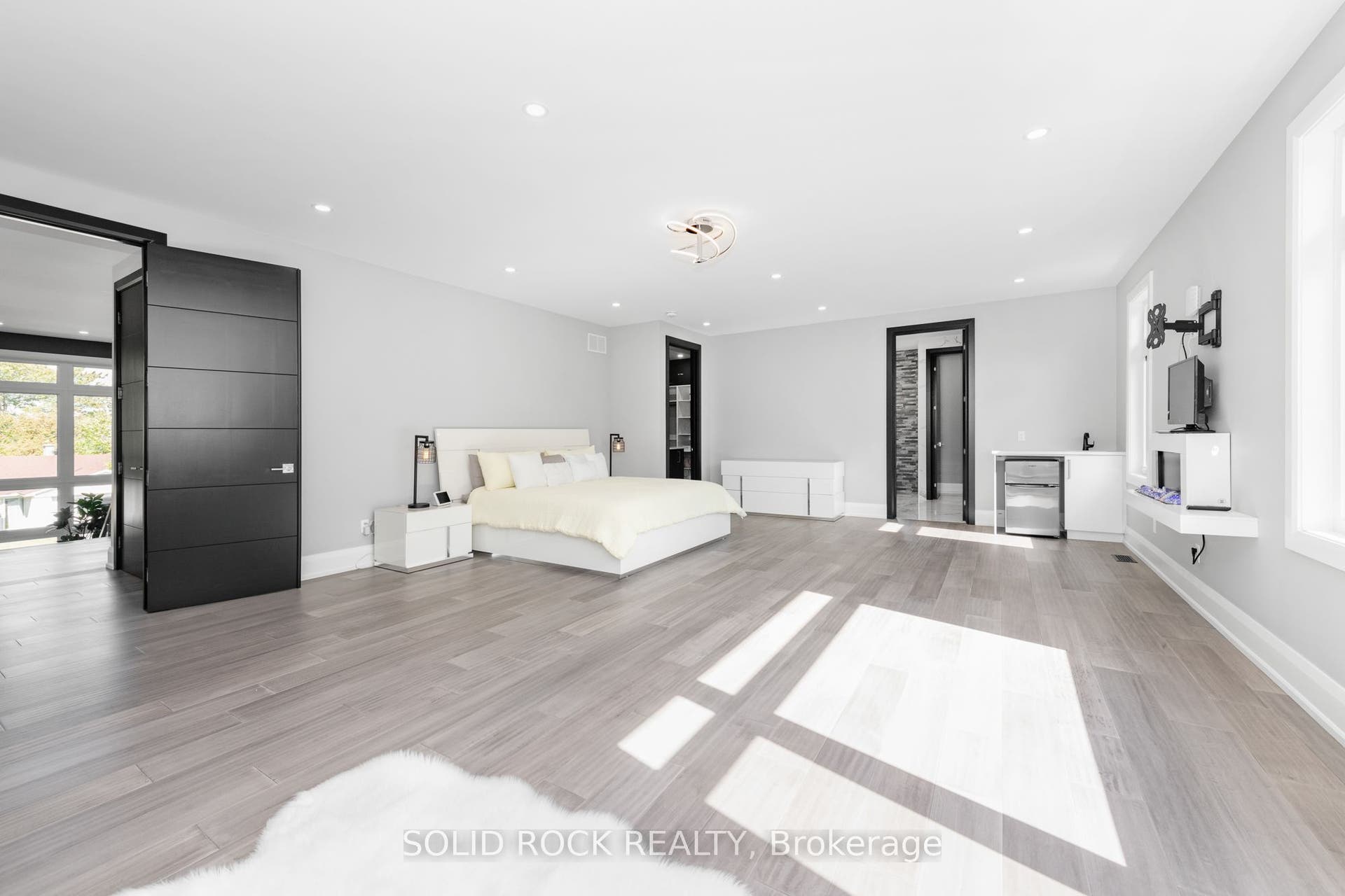 224 Roger Road, Alta Vista And Area, Ottawa ON K1H 5C6 224 Roger Road, Alta Vista And Area, Ottawa ON K1H 5C6