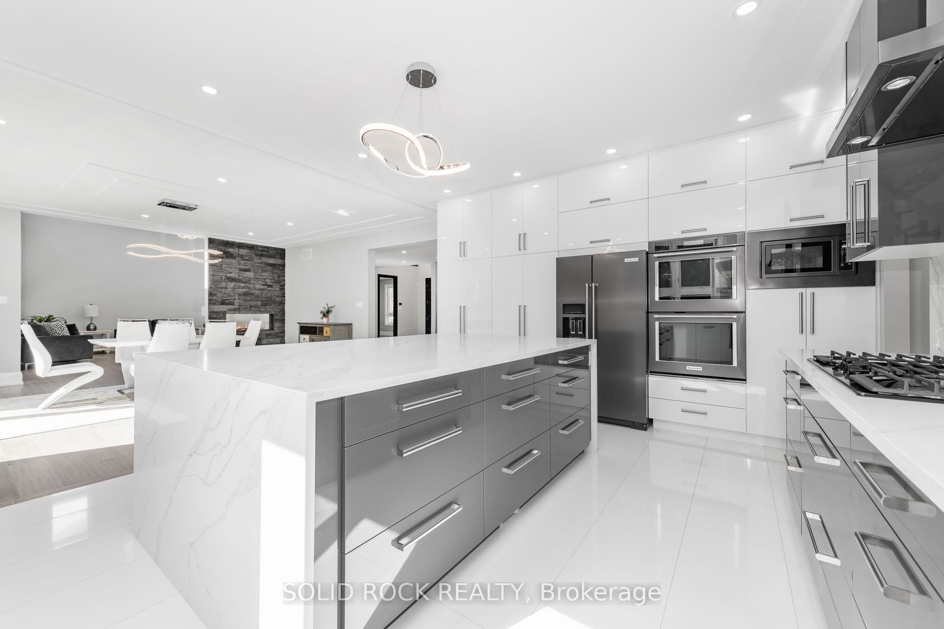 224 Roger Road, Alta Vista And Area, Ottawa ON K1H 5C6 224 Roger Road, Alta Vista And Area, Ottawa ON K1H 5C6