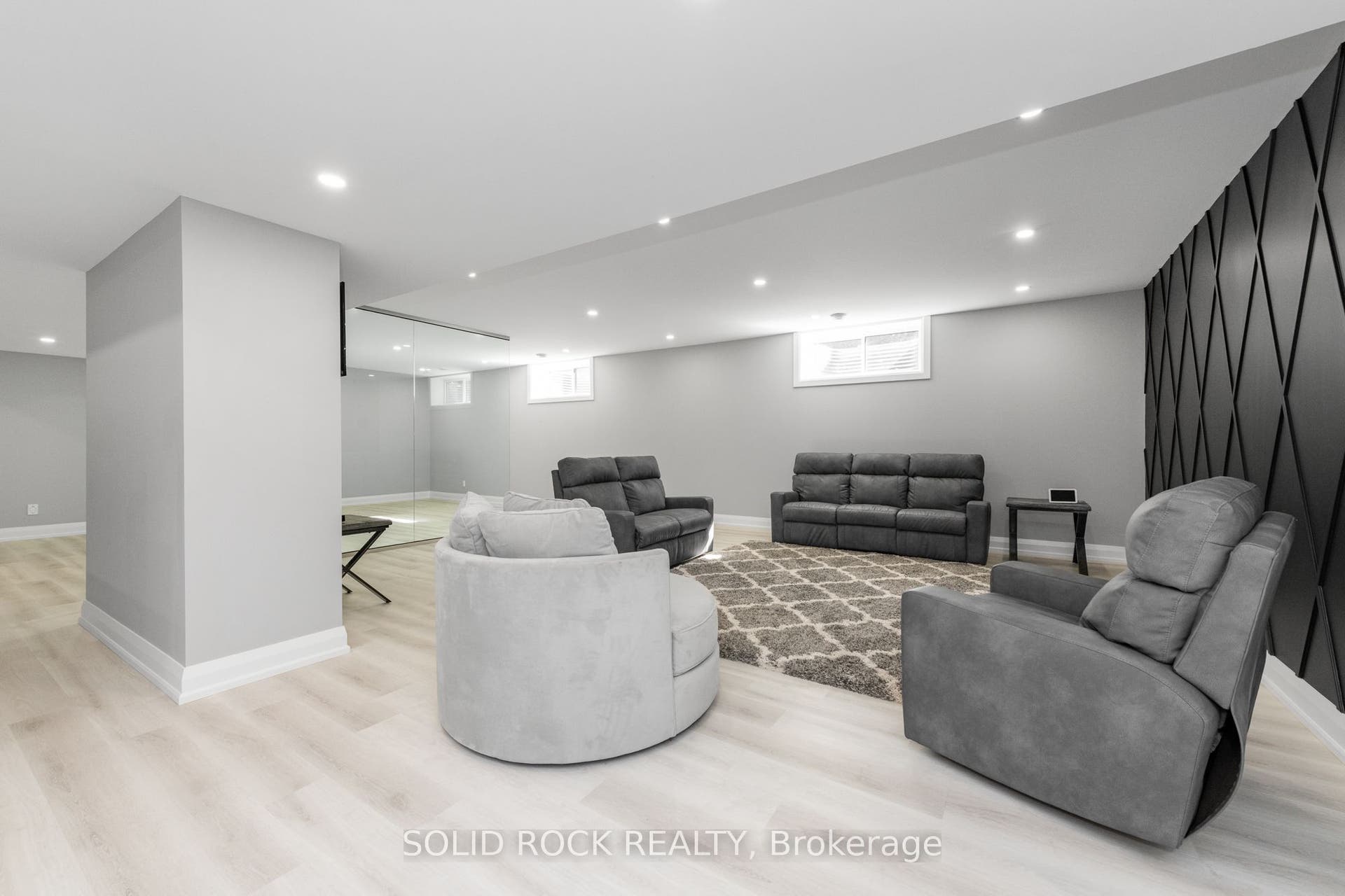 224 Roger Road, Alta Vista And Area, Ottawa ON K1H 5C6 224 Roger Road, Alta Vista And Area, Ottawa ON K1H 5C6