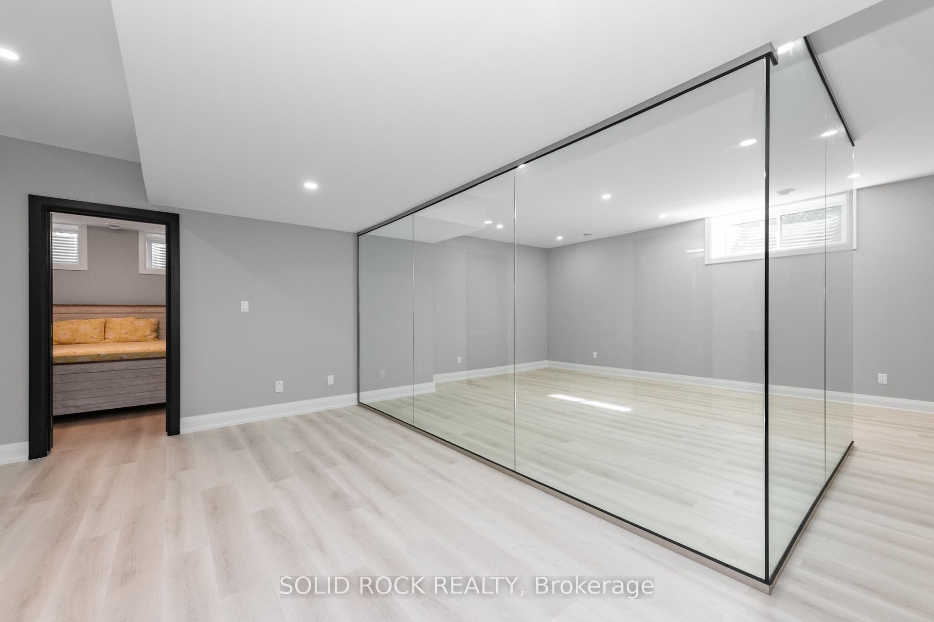 224 Roger Road, Alta Vista And Area, Ottawa ON K1H 5C6 224 Roger Road, Alta Vista And Area, Ottawa ON K1H 5C6