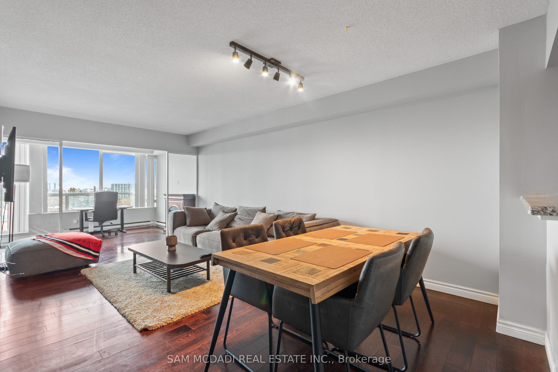 4 Willow Street, #807, Waterloo, Waterloo, Waterloo ON N2J 1V5 4 Willow Street, #807, Waterloo, Waterloo, Waterloo ON N2J 1V5