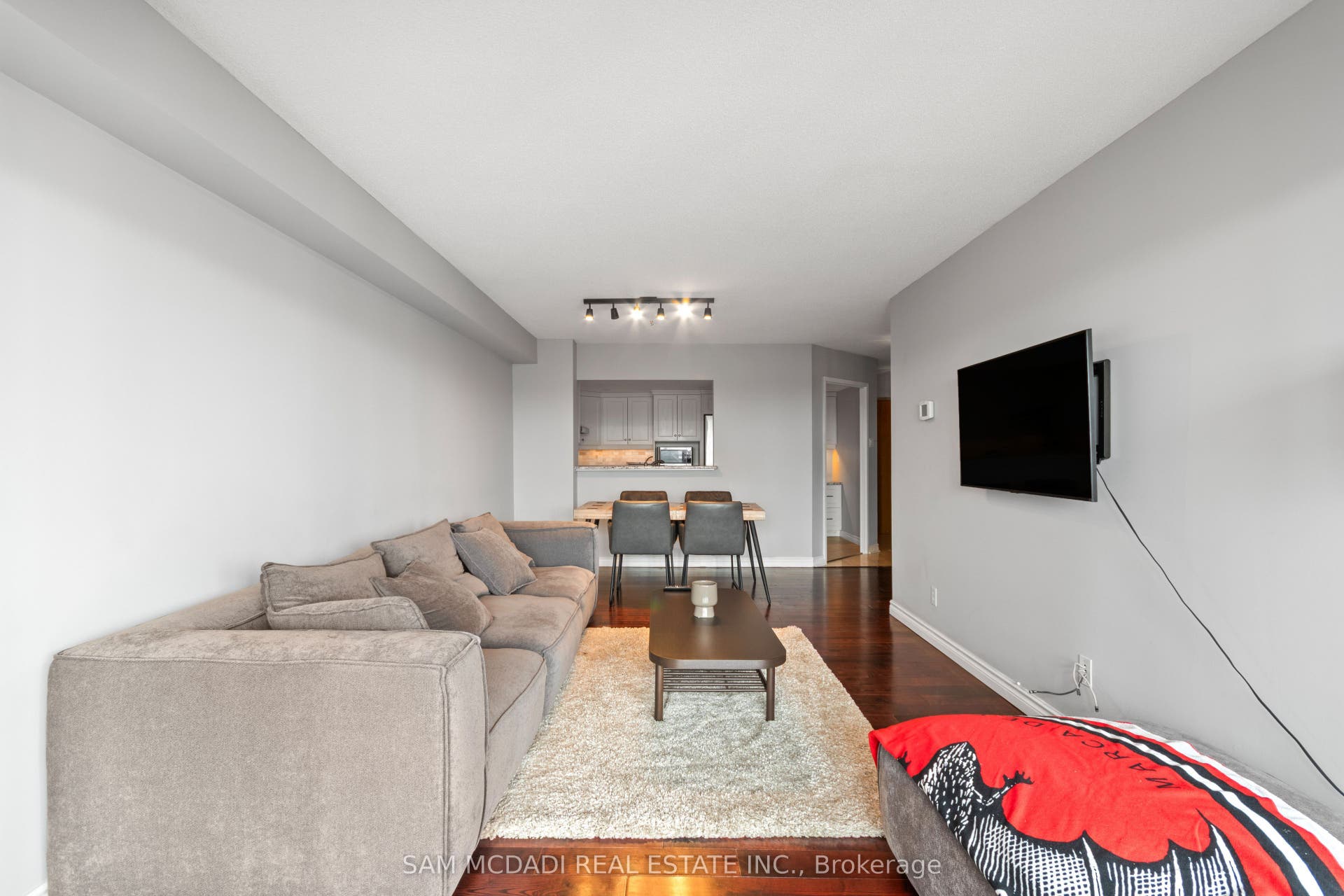 4 Willow Street, #807, Waterloo, Waterloo, Waterloo ON N2J 1V5 4 Willow Street, #807, Waterloo, Waterloo, Waterloo ON N2J 1V5
