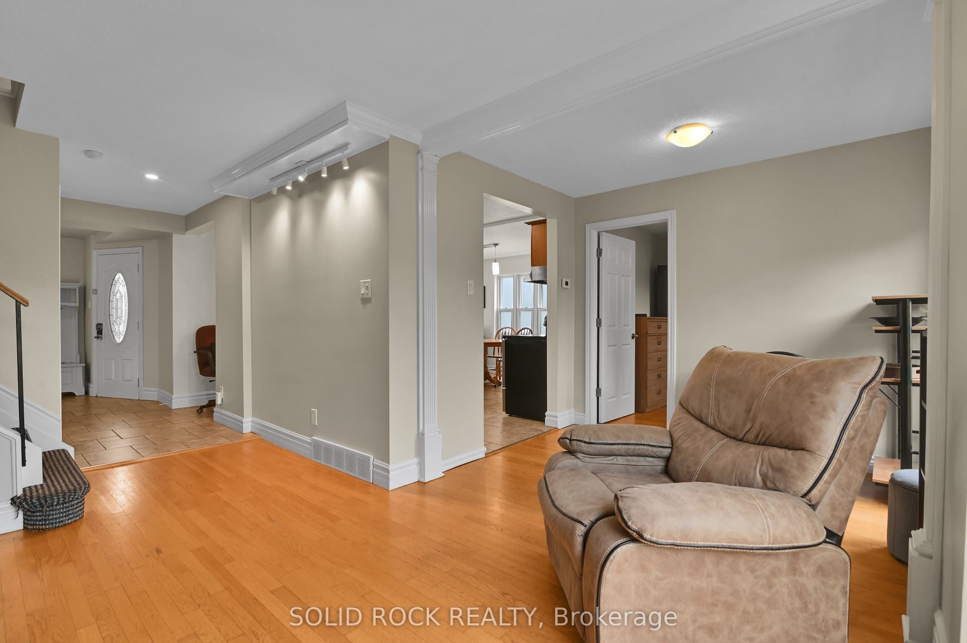 253 Cote-Royale Crescent, Orleans - Cumberland And Area, Ottawa ON K1E 3L4 253 Cote-Royale Crescent, Orleans - Cumberland And Area, Ottawa ON K1E 3L4