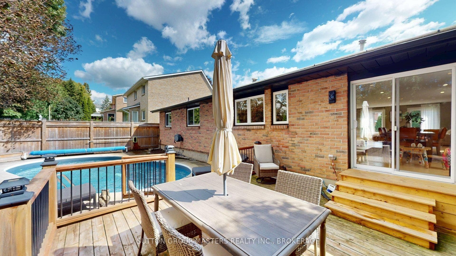 1196 Gladstone Way, Kingston, Frontenac ON K7P 2J4 easy access to deck and pool