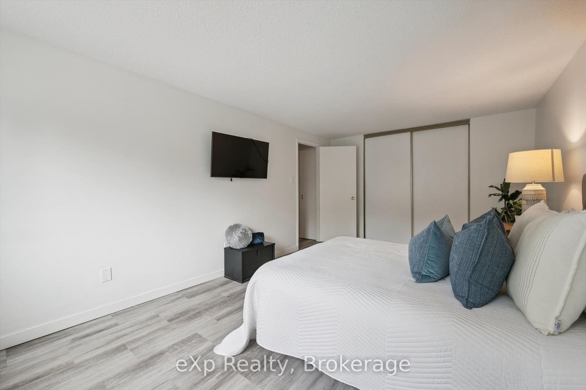45 Marksam Road, #129, Guelph, Wellington ON N1H 6Y9 45 Marksam Road, #129, Guelph, Wellington ON N1H 6Y9