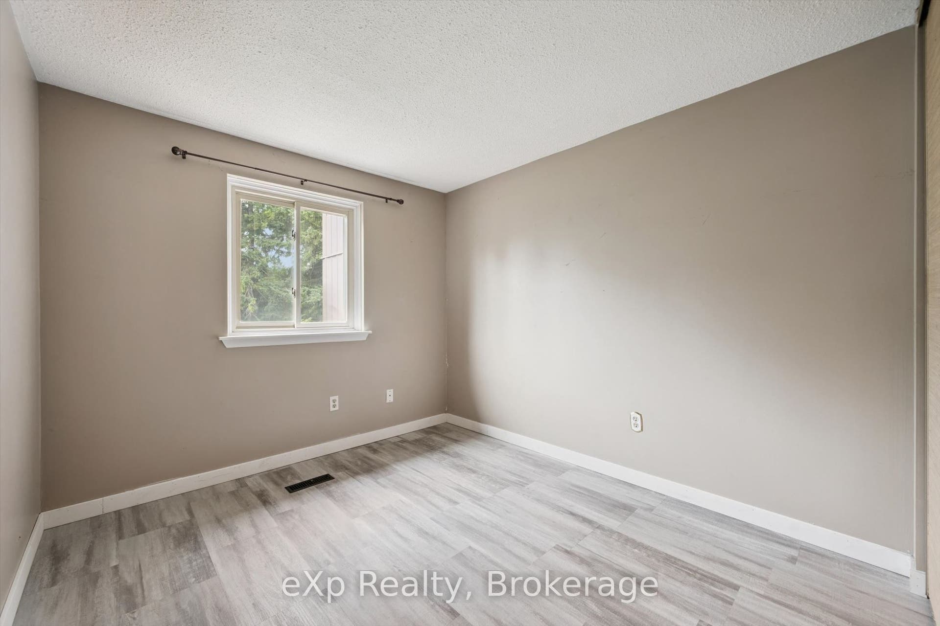 45 Marksam Road, #129, Guelph, Wellington ON N1H 6Y9 45 Marksam Road, #129, Guelph, Wellington ON N1H 6Y9