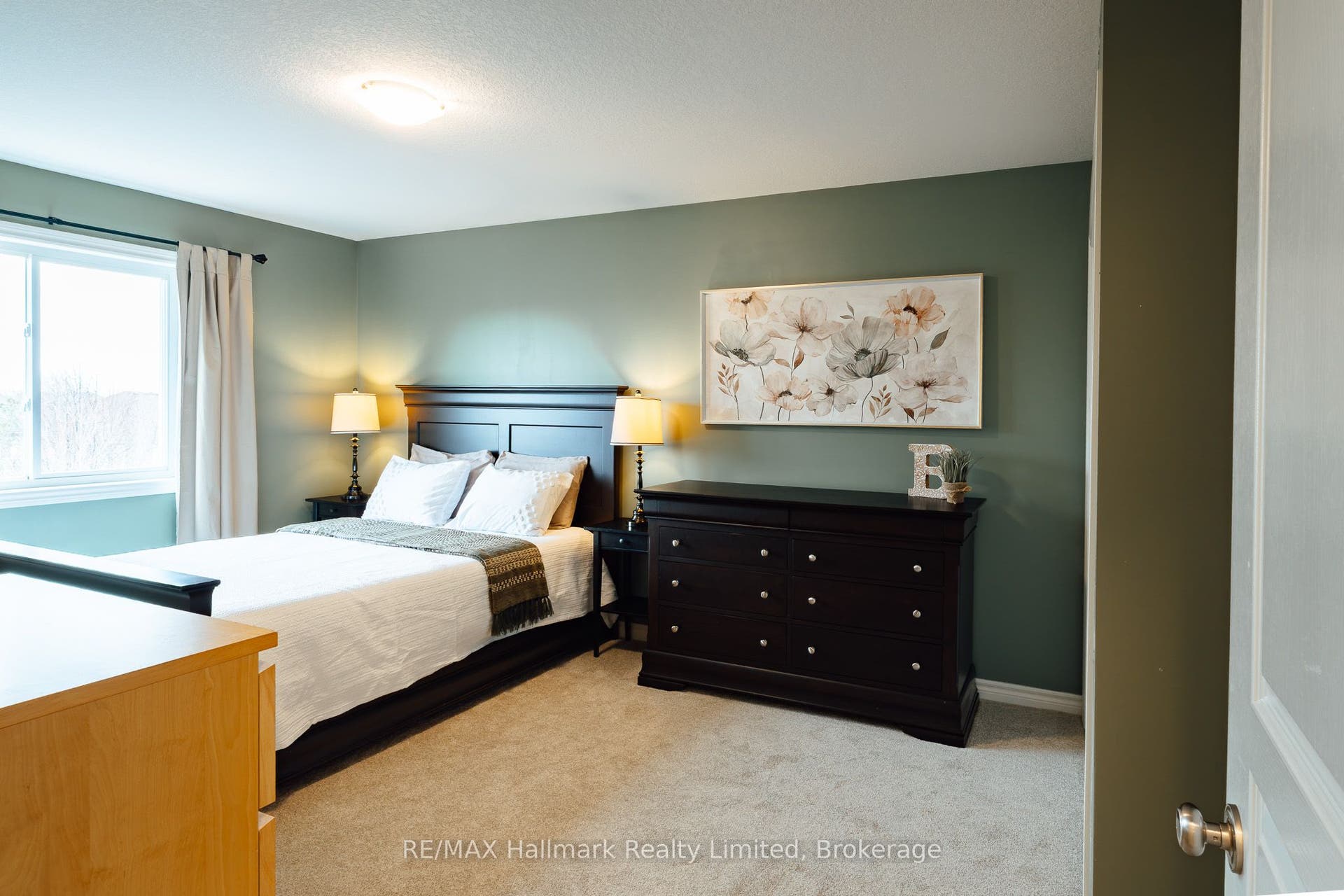 27 Wilkie Crescent, Guelph, Wellington ON N1L 0B1 primary suite privacy