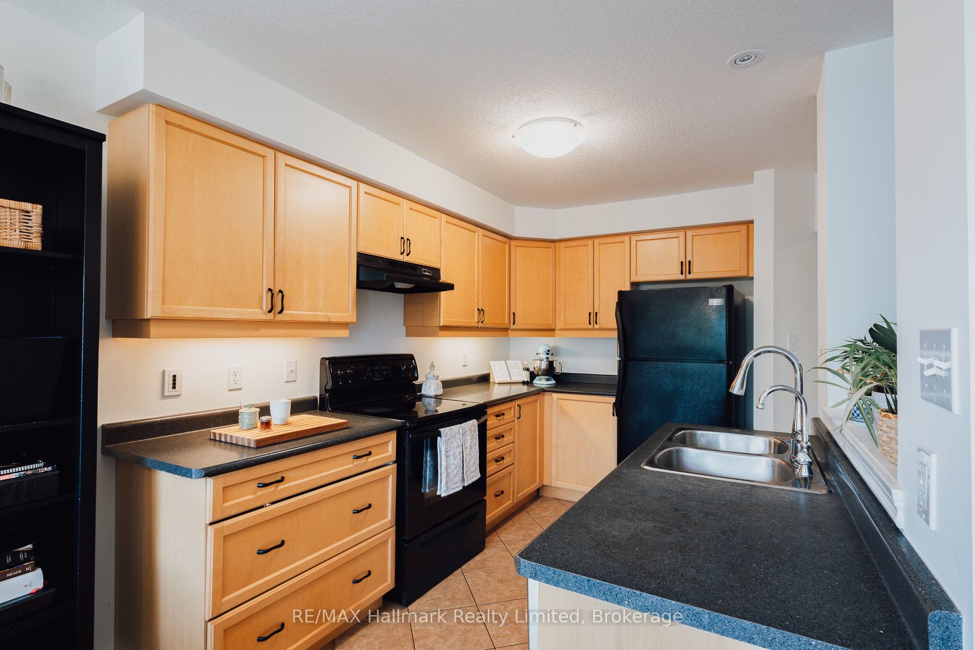 27 Wilkie Crescent, Guelph, Wellington ON N1L 0B1 27 Wilkie Crescent, Guelph, Wellington ON N1L 0B1