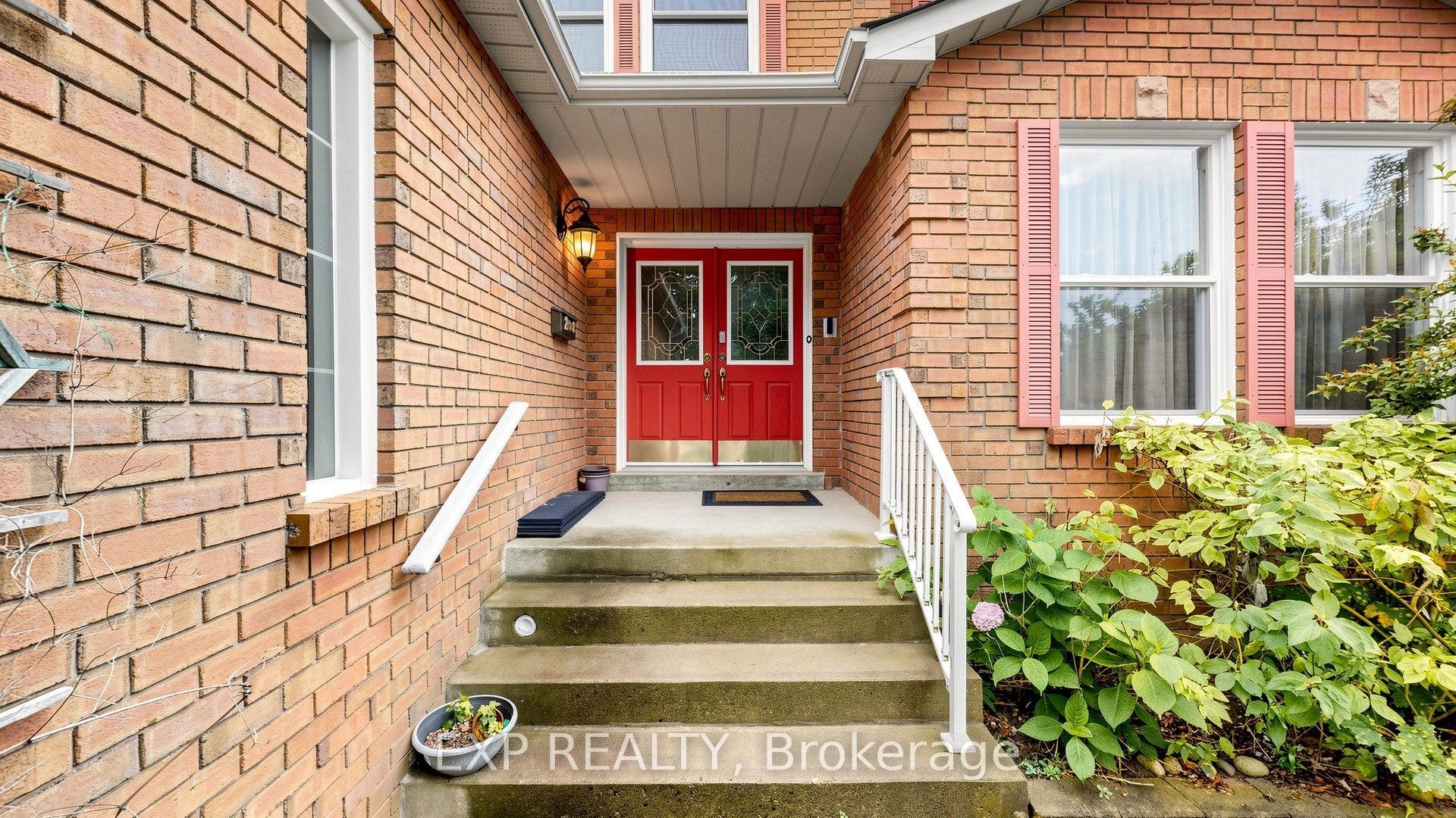 28 Hurlbut Place, Cambridge, Waterloo ON N1T 1L6 28 Hurlbut Place, Cambridge, Waterloo ON N1T 1L6