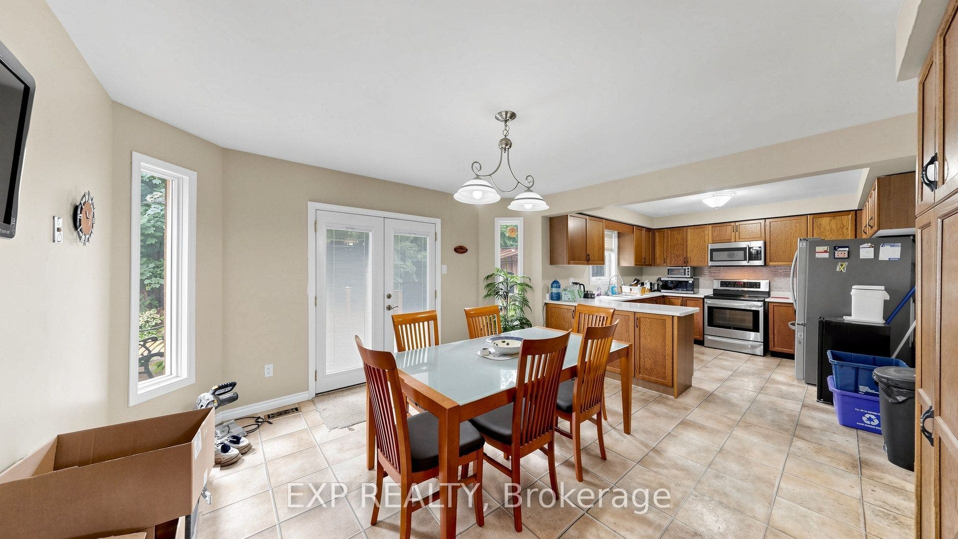 28 Hurlbut Place, Cambridge, Waterloo ON N1T 1L6 28 Hurlbut Place, Cambridge, Waterloo ON N1T 1L6