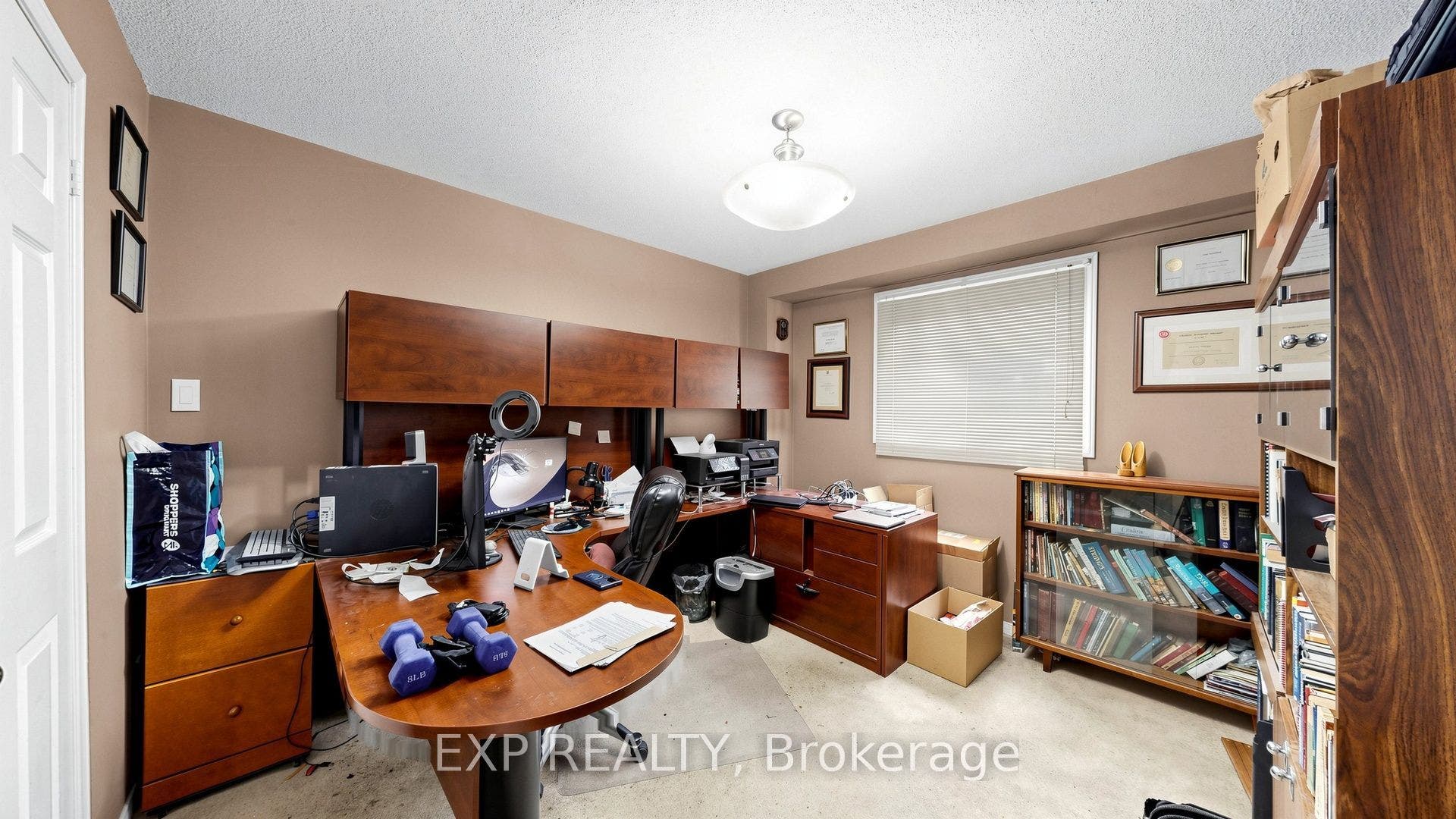 28 Hurlbut Place, Cambridge, Waterloo ON N1T 1L6 28 Hurlbut Place, Cambridge, Waterloo ON N1T 1L6