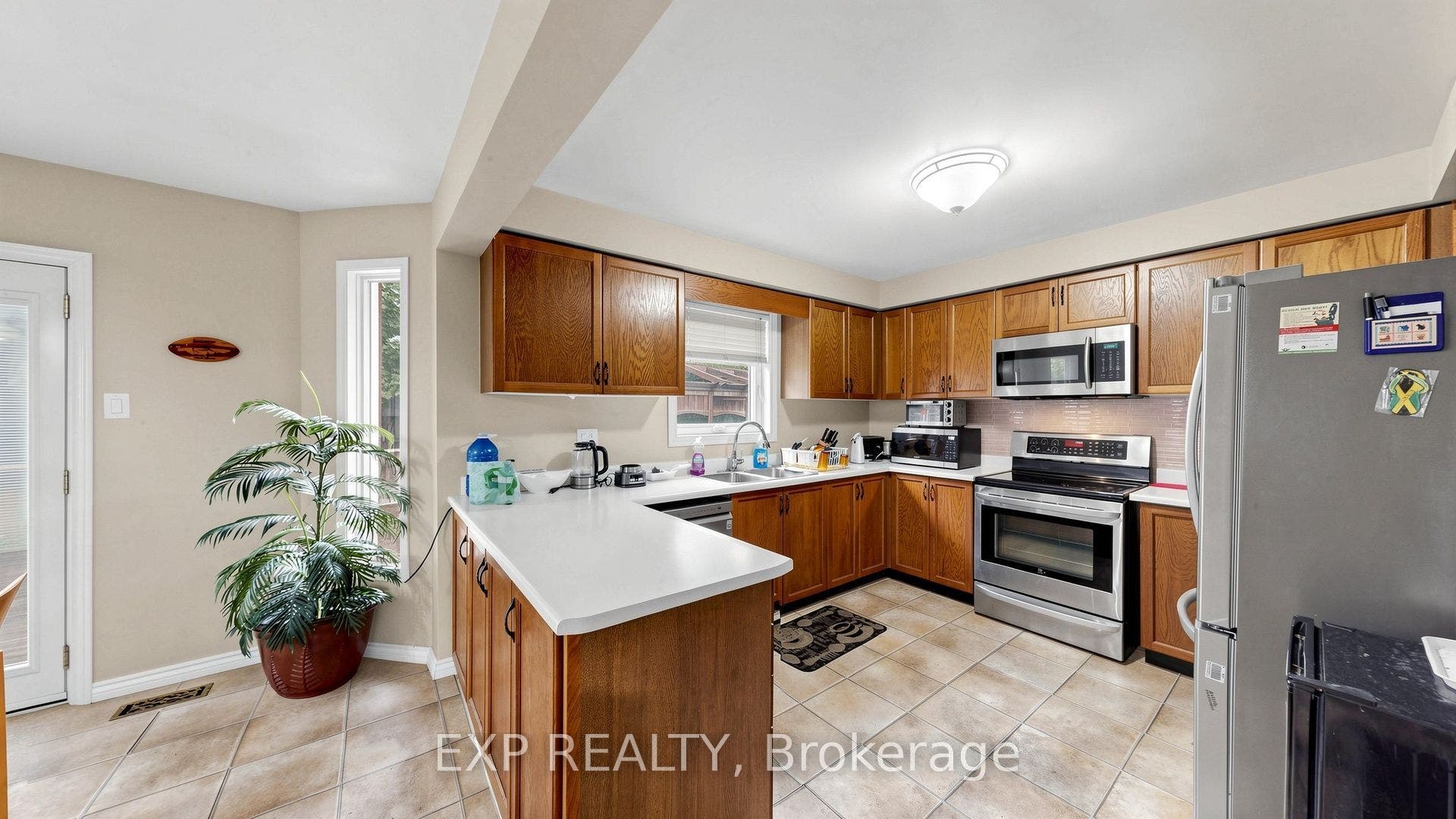 28 Hurlbut Place, Cambridge, Waterloo ON N1T 1L6 28 Hurlbut Place, Cambridge, Waterloo ON N1T 1L6