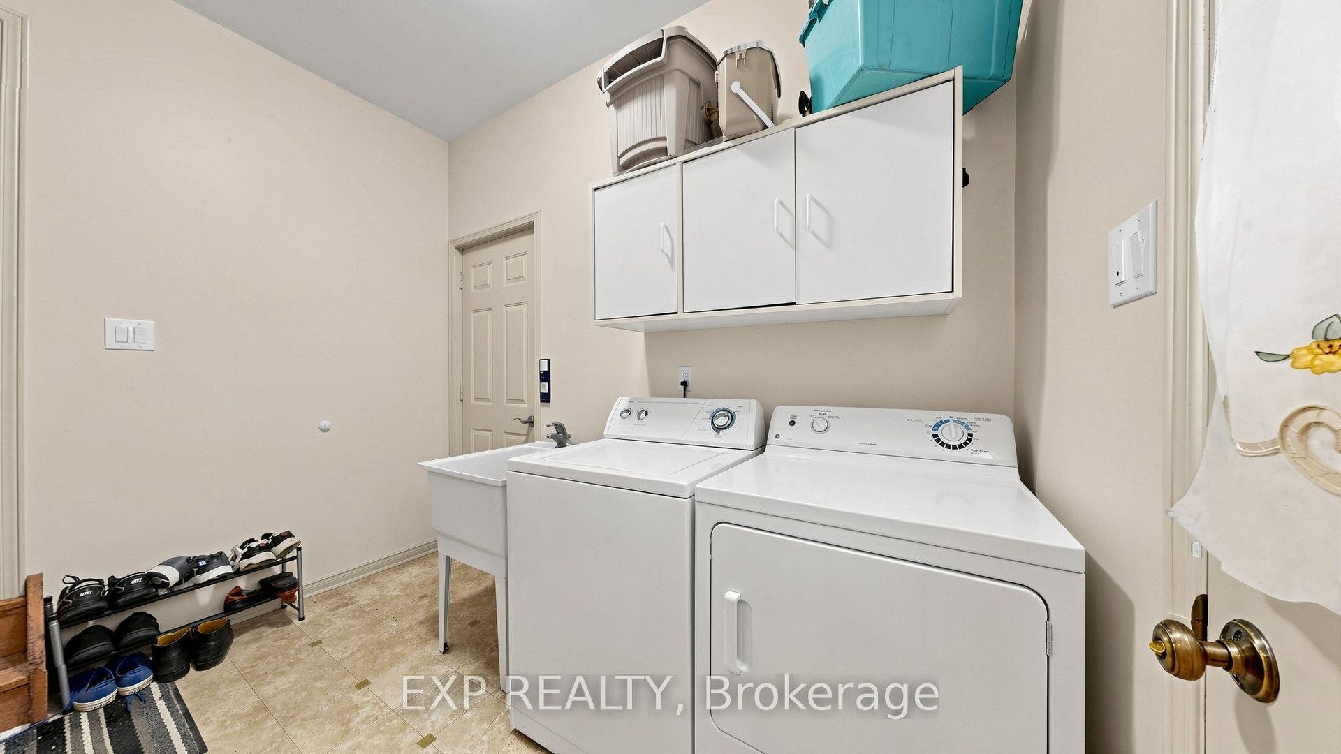 28 Hurlbut Place, Cambridge, Waterloo ON N1T 1L6 28 Hurlbut Place, Cambridge, Waterloo ON N1T 1L6