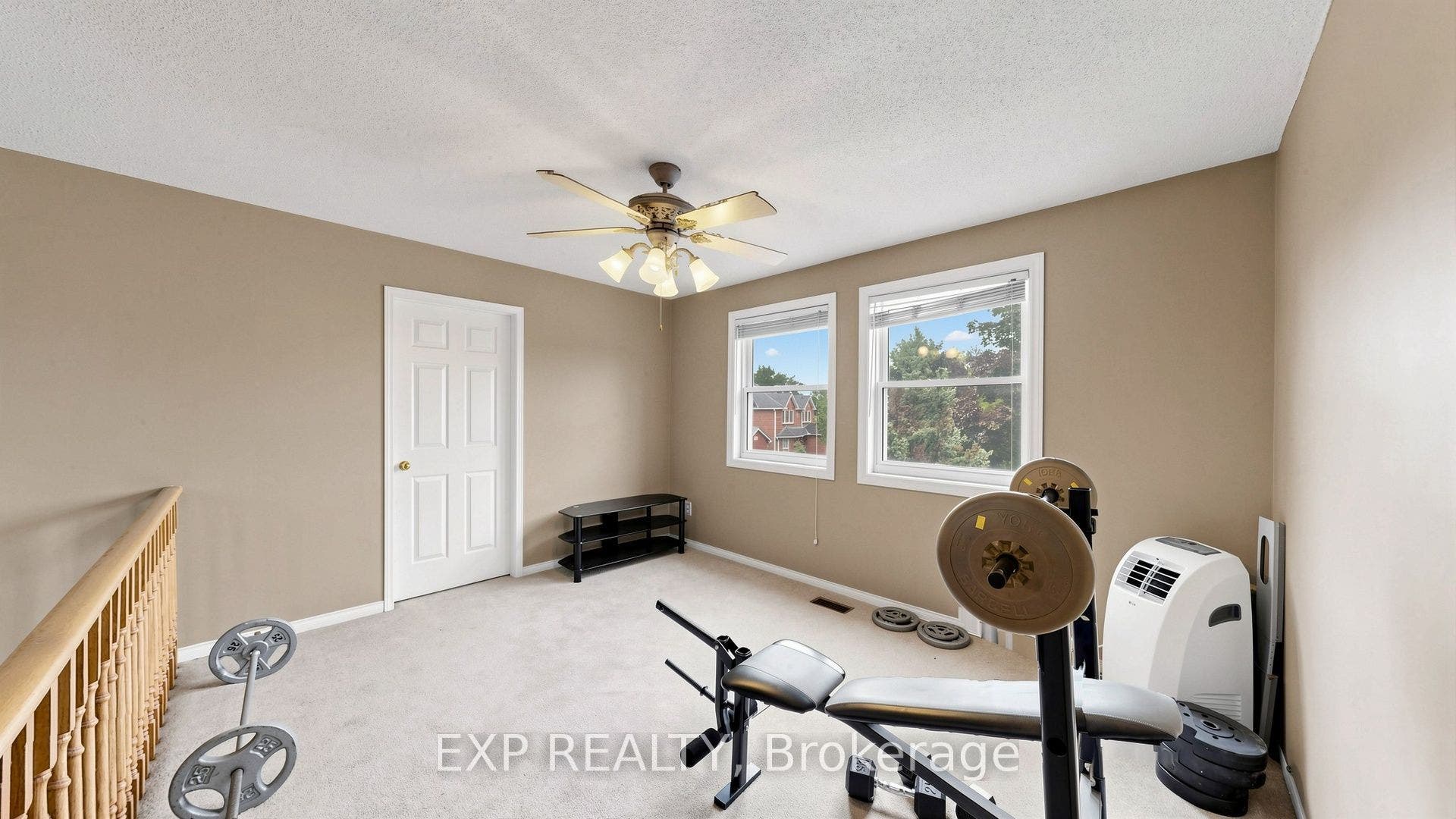 28 Hurlbut Place, Cambridge, Waterloo ON N1T 1L6 28 Hurlbut Place, Cambridge, Waterloo ON N1T 1L6
