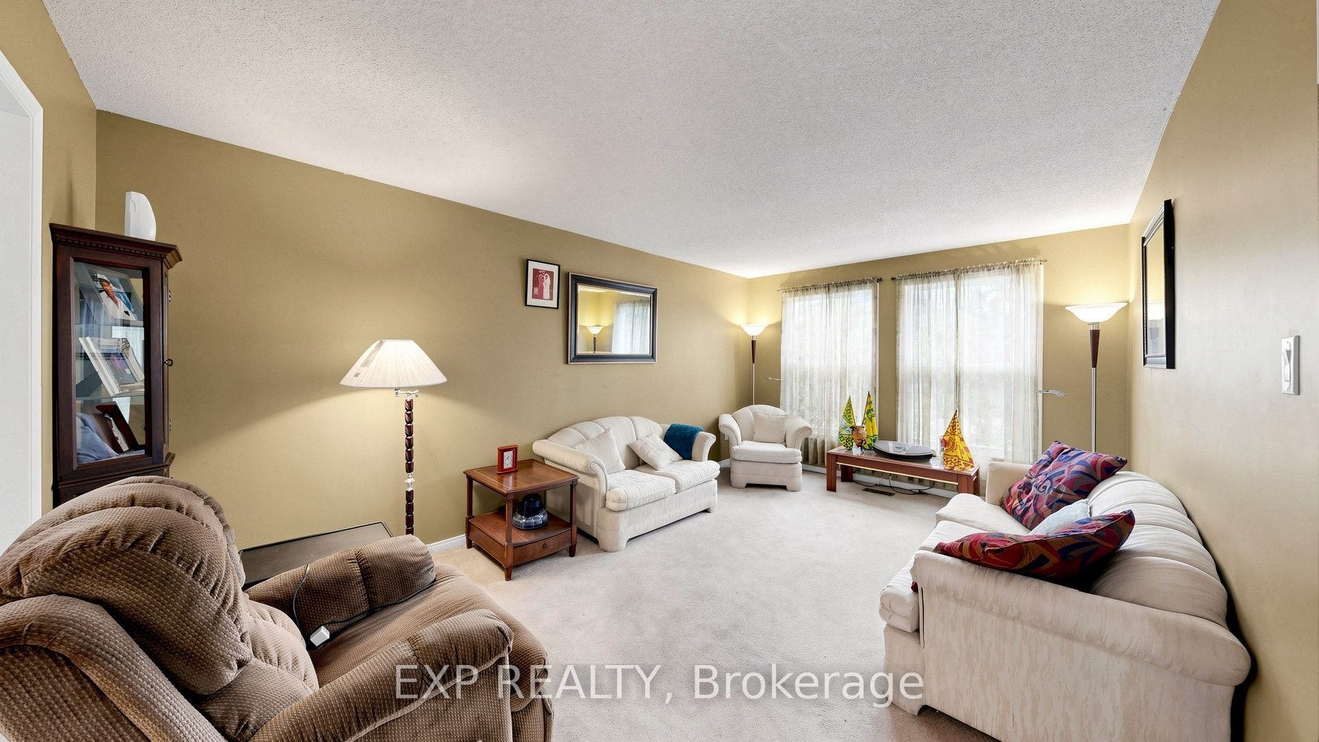 28 Hurlbut Place, Cambridge, Waterloo ON N1T 1L6 28 Hurlbut Place, Cambridge, Waterloo ON N1T 1L6