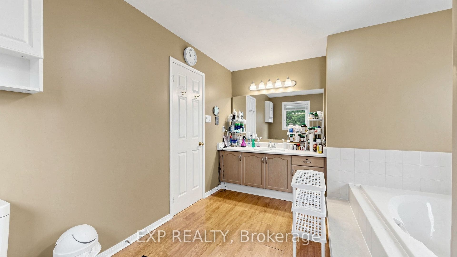 28 Hurlbut Place, Cambridge, Waterloo ON N1T 1L6 28 Hurlbut Place, Cambridge, Waterloo ON N1T 1L6