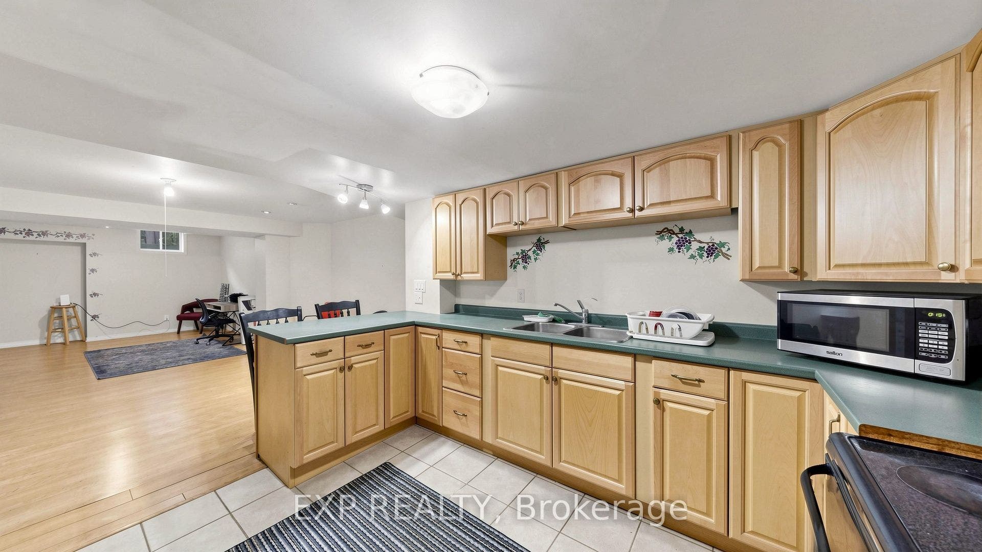 28 Hurlbut Place, Cambridge, Waterloo ON N1T 1L6 28 Hurlbut Place, Cambridge, Waterloo ON N1T 1L6