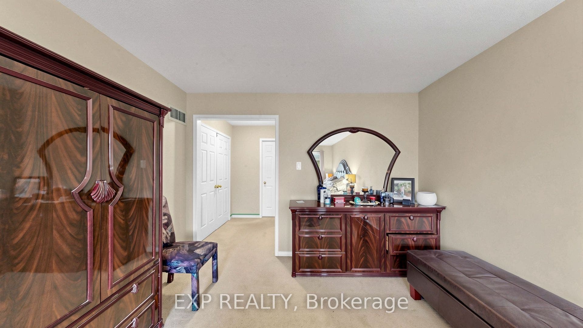 28 Hurlbut Place, Cambridge, Waterloo ON N1T 1L6 28 Hurlbut Place, Cambridge, Waterloo ON N1T 1L6