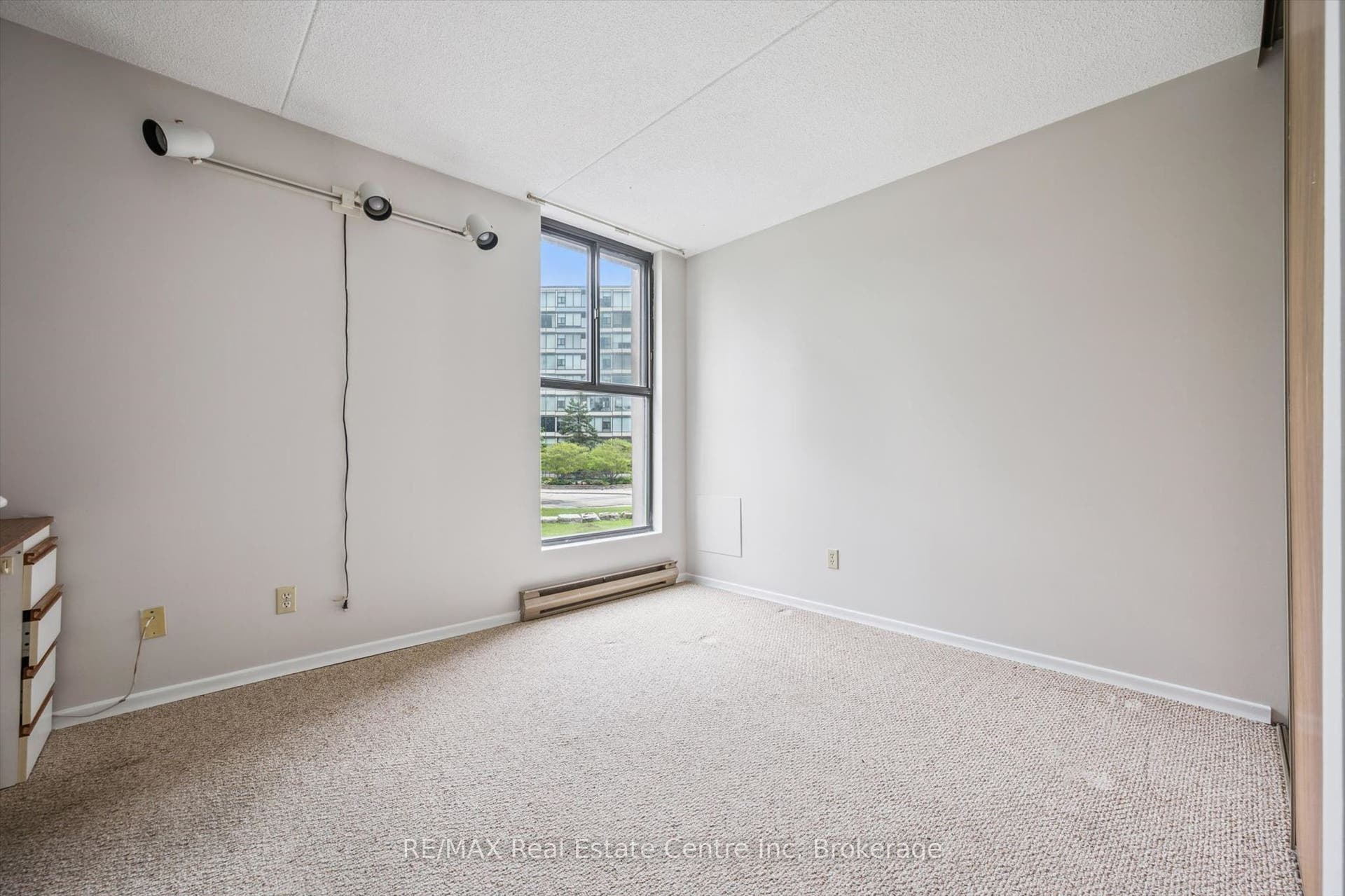 22 Marilyn Drive, #201, Guelph, Wellington ON N1H 7T1 22 Marilyn Drive, #201, Guelph, Wellington ON N1H 7T1