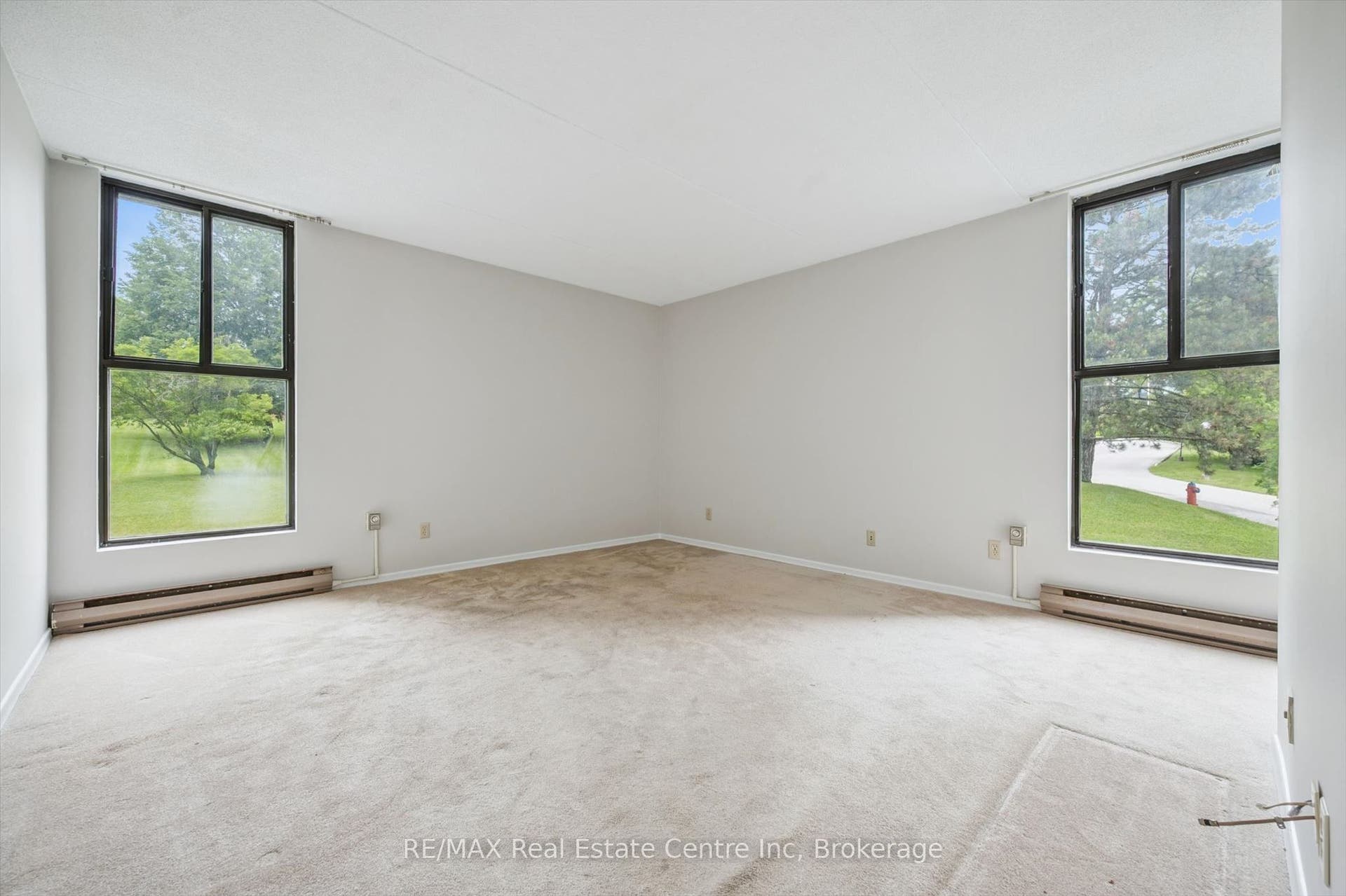 22 Marilyn Drive, #201, Guelph, Wellington ON N1H 7T1 22 Marilyn Drive, #201, Guelph, Wellington ON N1H 7T1