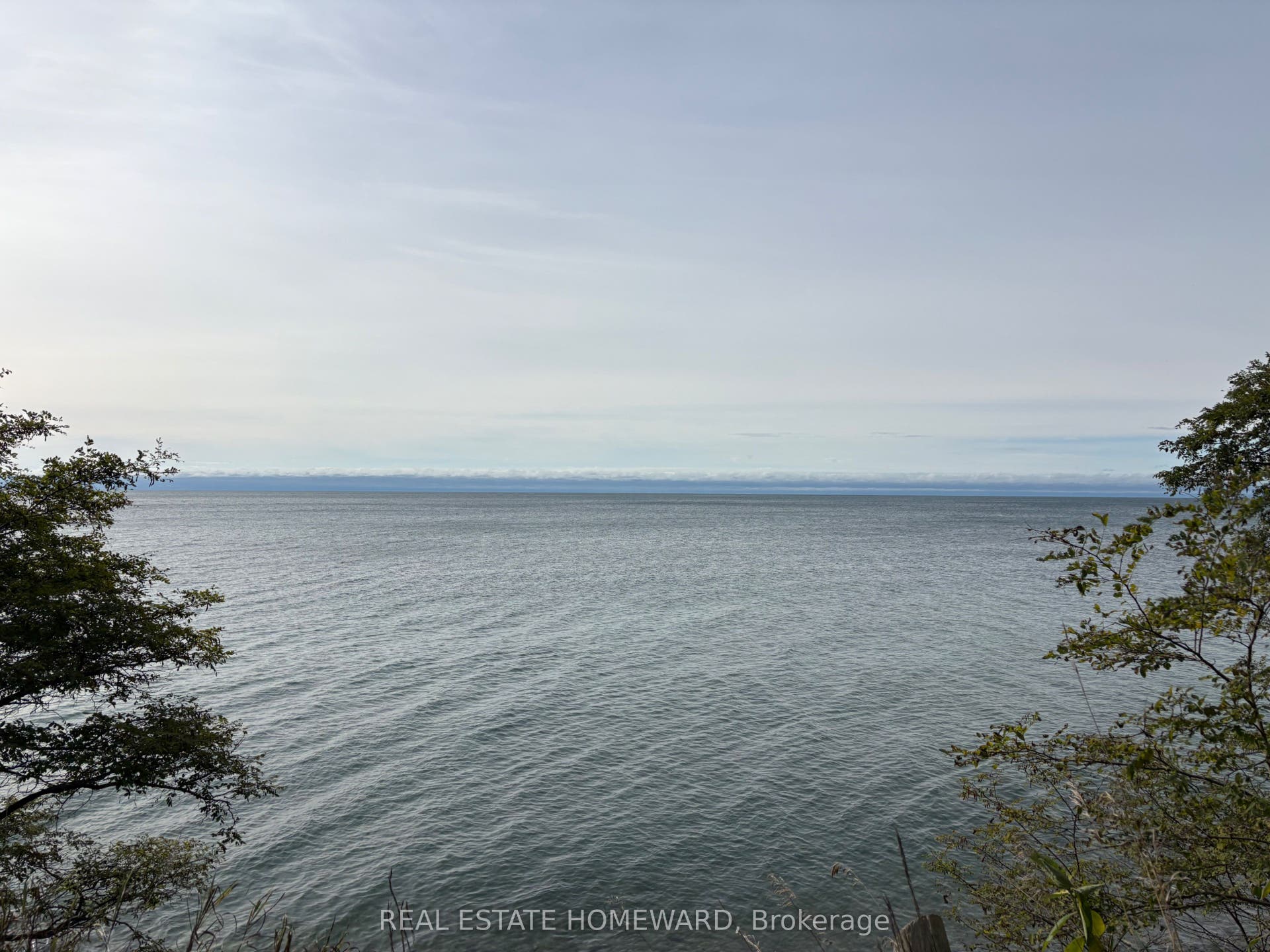 Walking distance to the lake