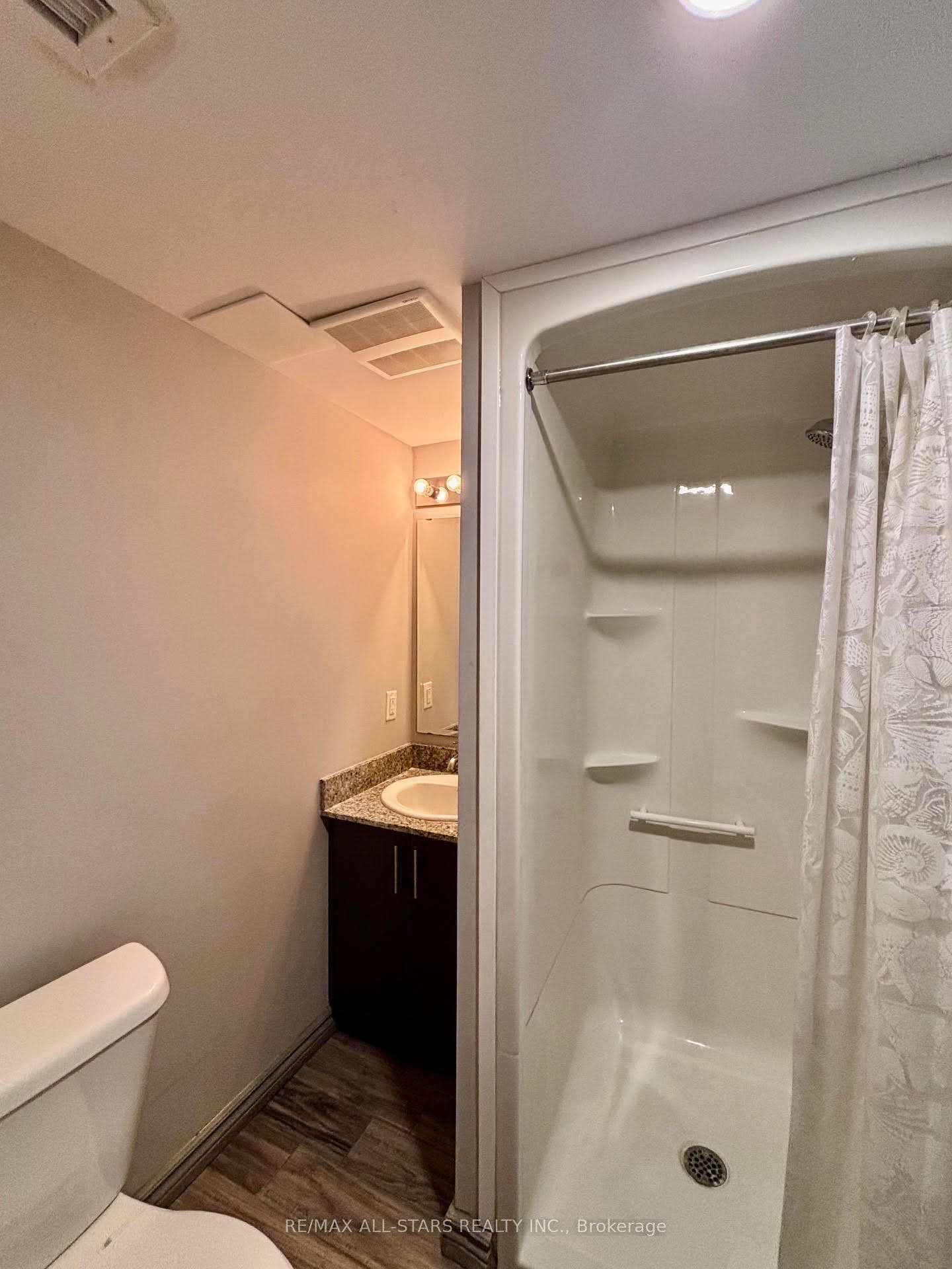 275 Larch Street, #507, Waterloo, Waterloo ON N2L 3R2 275 Larch Street, #507, Waterloo, Waterloo ON N2L 3R2