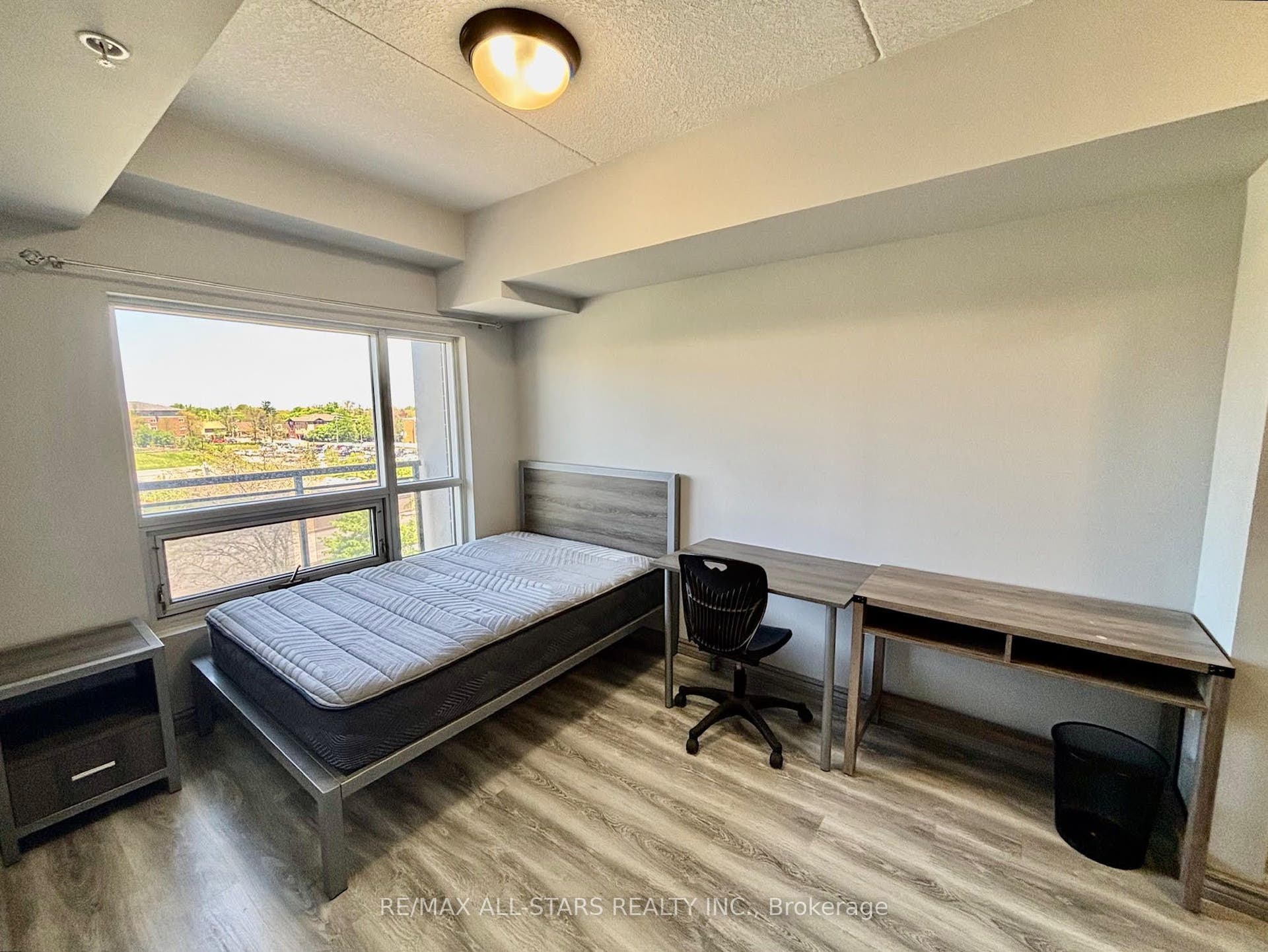 275 Larch Street, #507, Waterloo, Waterloo ON N2L 3R2 275 Larch Street, #507, Waterloo, Waterloo ON N2L 3R2
