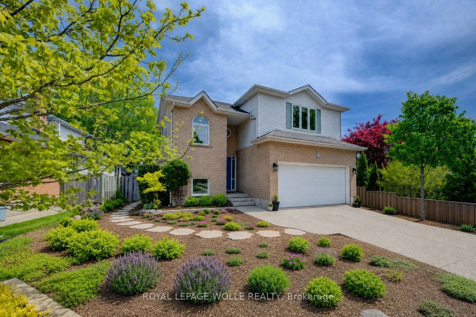 464 Northlake Drive, Waterloo, Waterloo ON N2V 2A4 464 Northlake Drive, Waterloo, Waterloo ON N2V 2A4