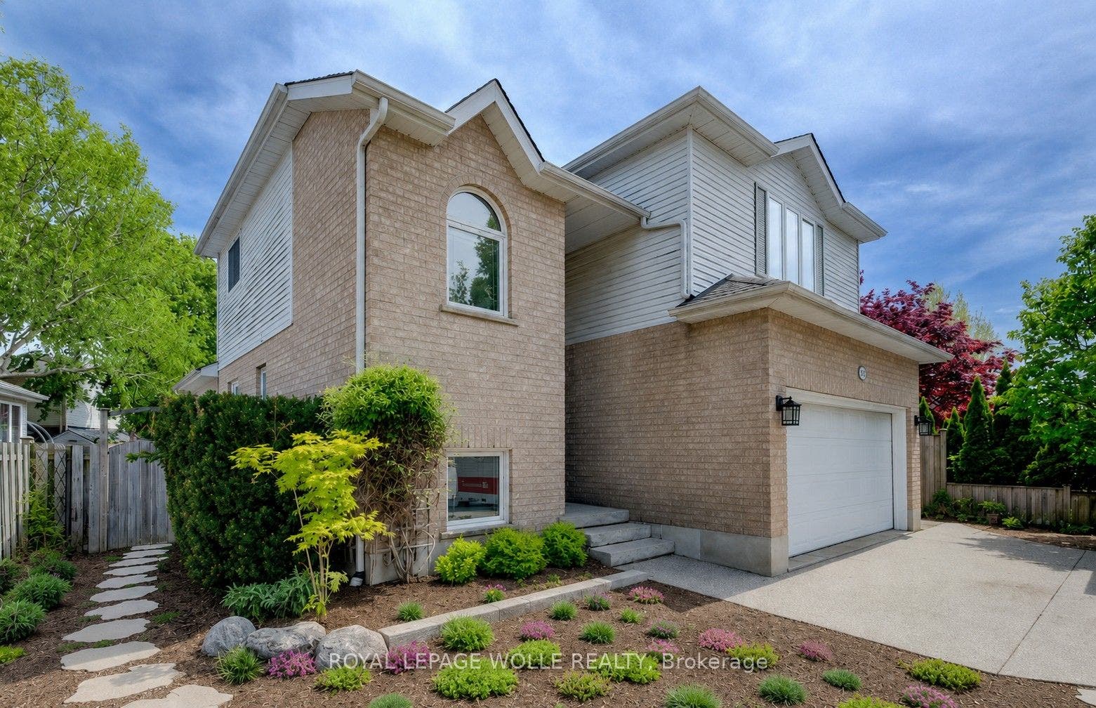 464 Northlake Drive, Waterloo, Waterloo ON N2V 2A4 464 Northlake Drive, Waterloo, Waterloo ON N2V 2A4