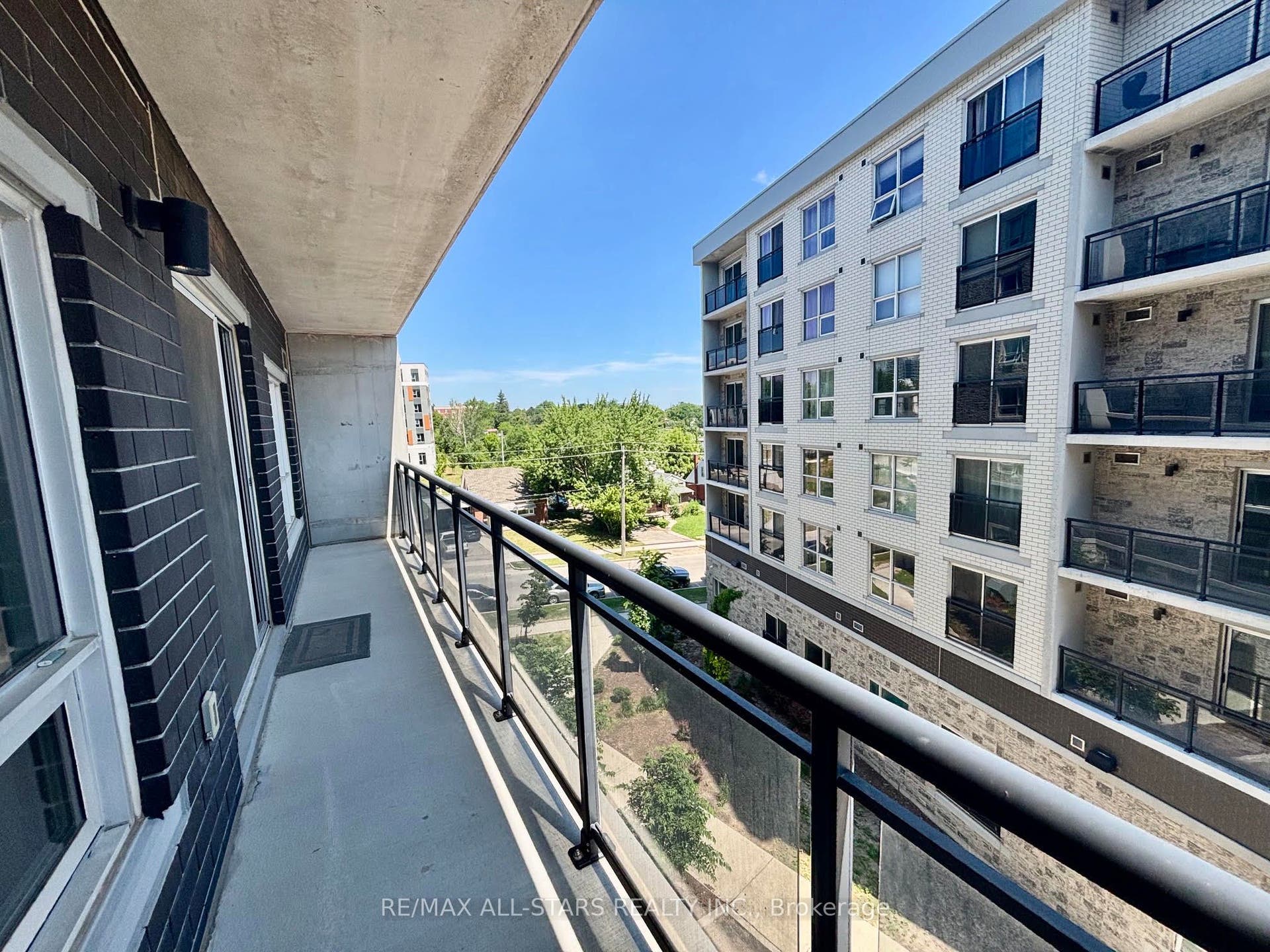 275 Larch Street, #307, Waterloo, Waterloo ON N2L 3R2 275 Larch Street, #307, Waterloo, Waterloo ON N2L 3R2
