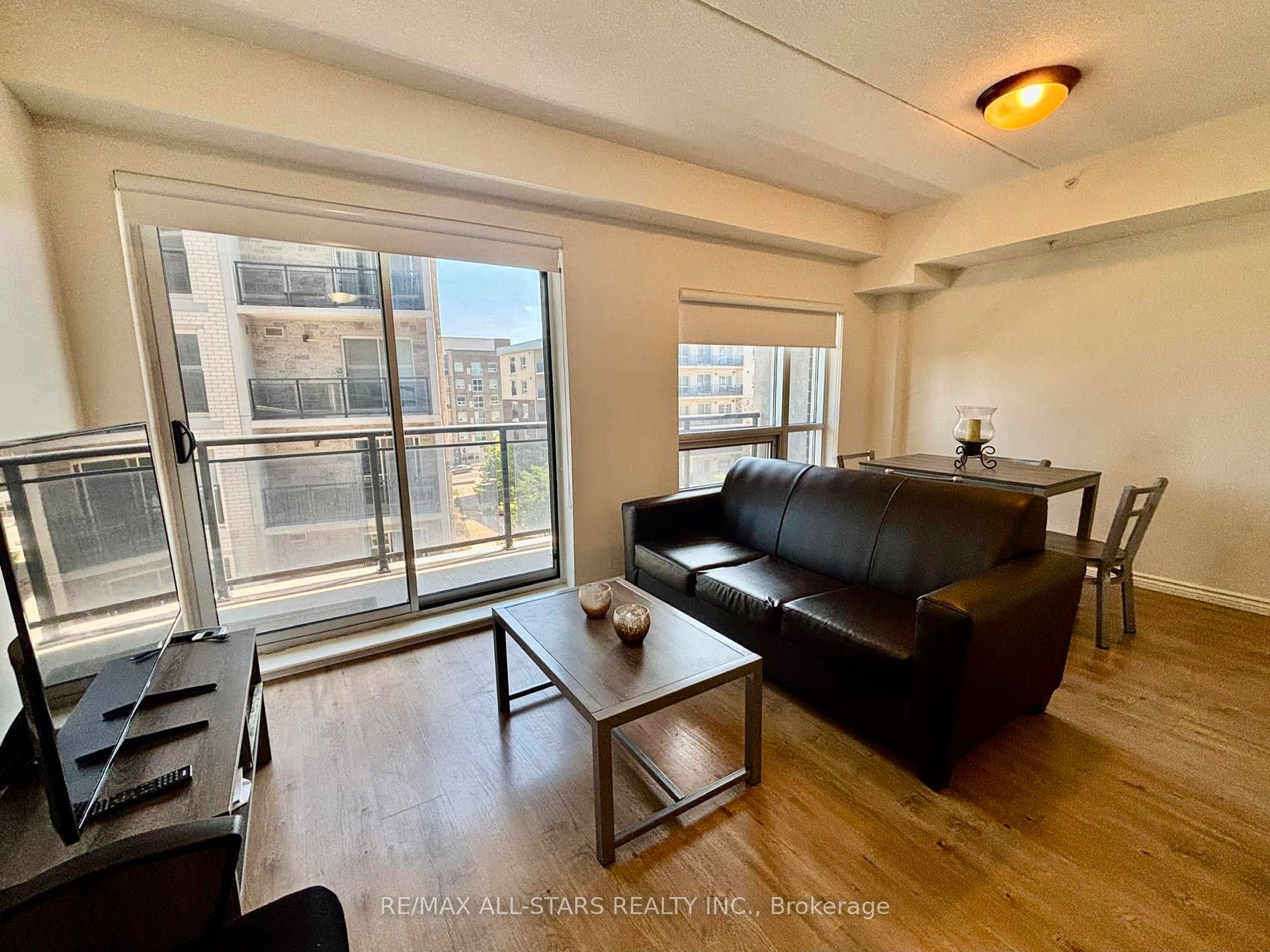 275 Larch Street, #307, Waterloo, Waterloo ON N2L 3R2 275 Larch Street, #307, Waterloo, Waterloo ON N2L 3R2