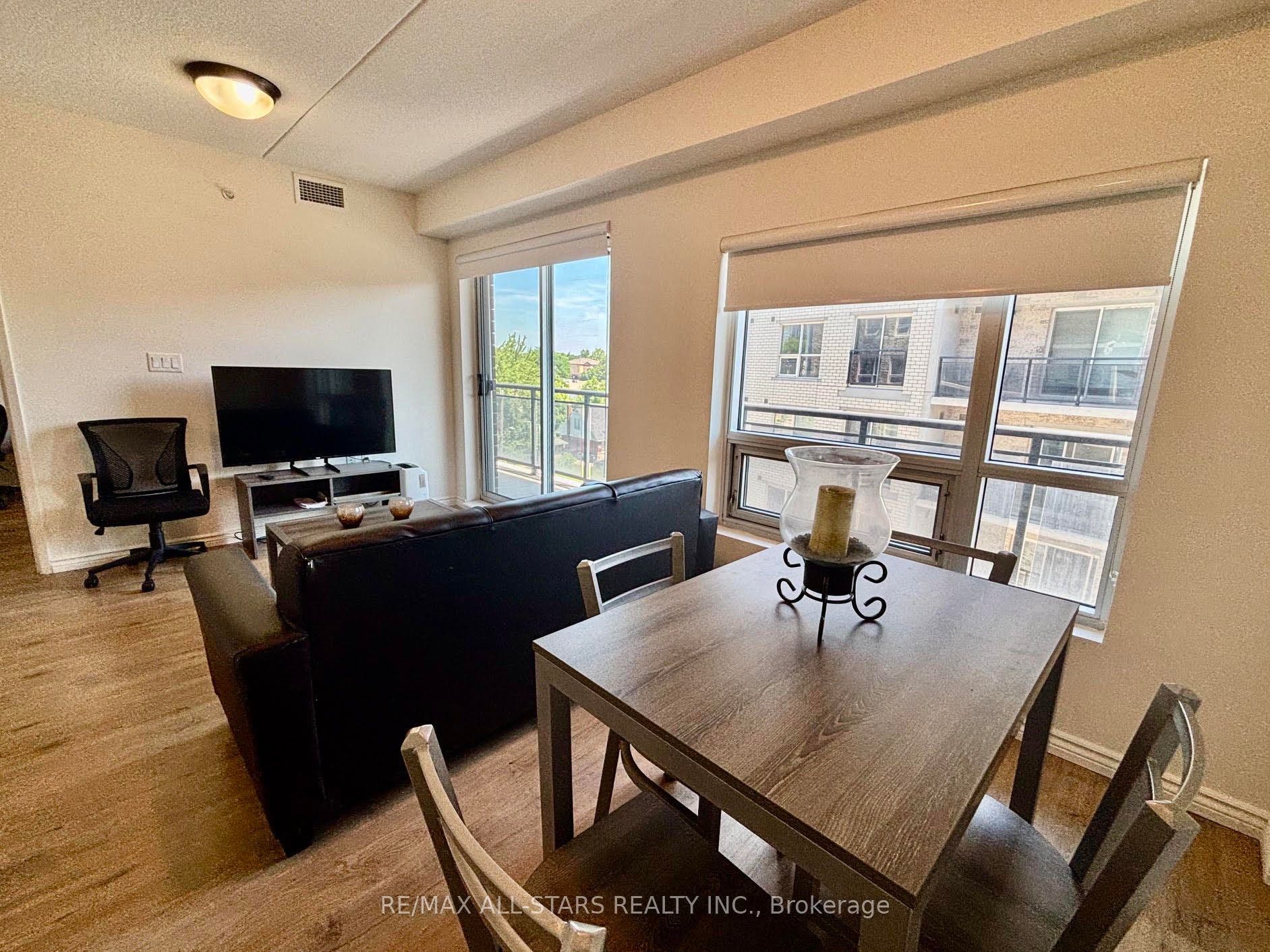275 Larch Street, #307, Waterloo, Waterloo ON N2L 3R2 275 Larch Street, #307, Waterloo, Waterloo ON N2L 3R2